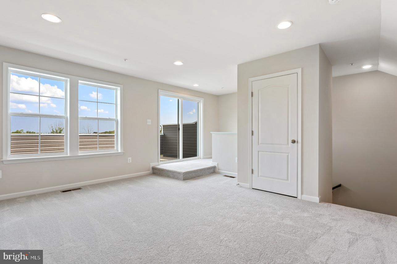 LAUREL OVERLOOK - Residential