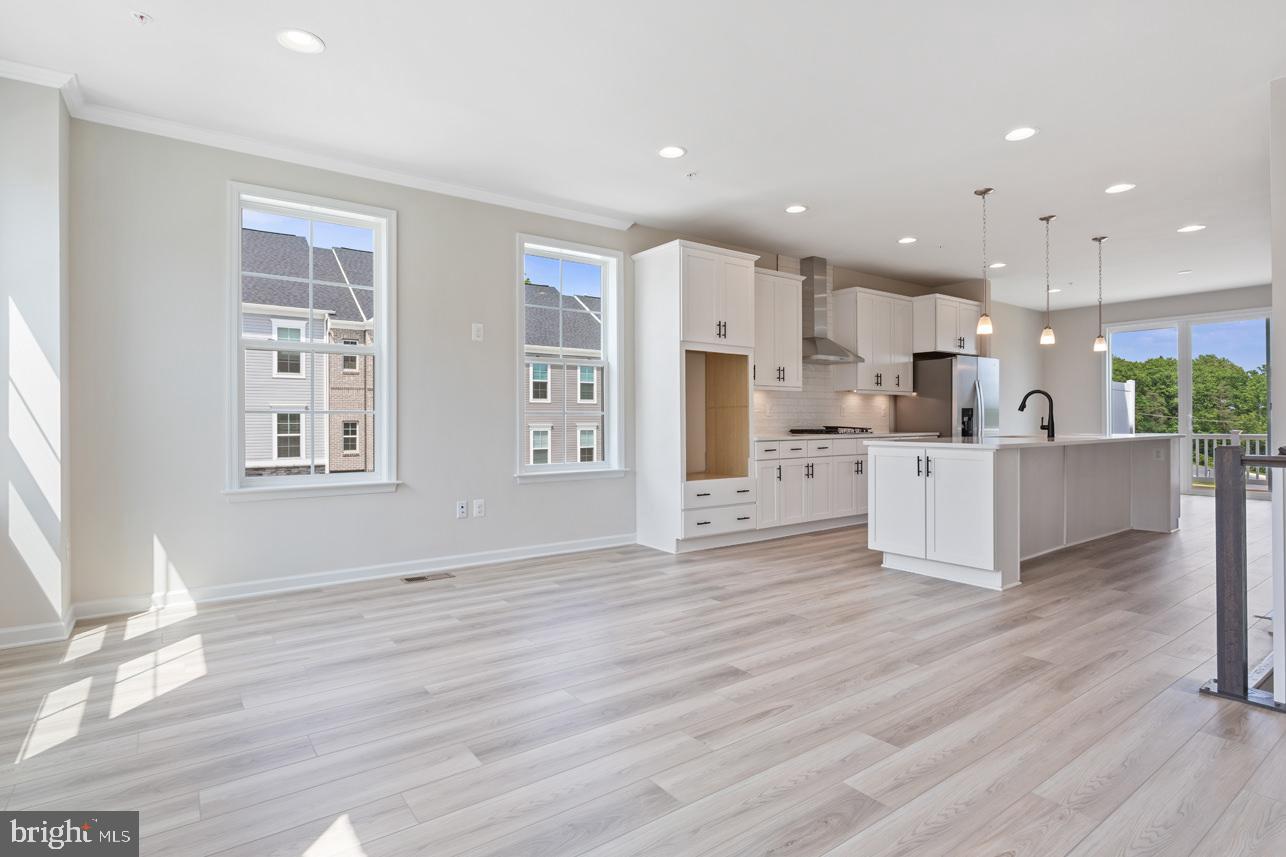 LAUREL OVERLOOK - Residential