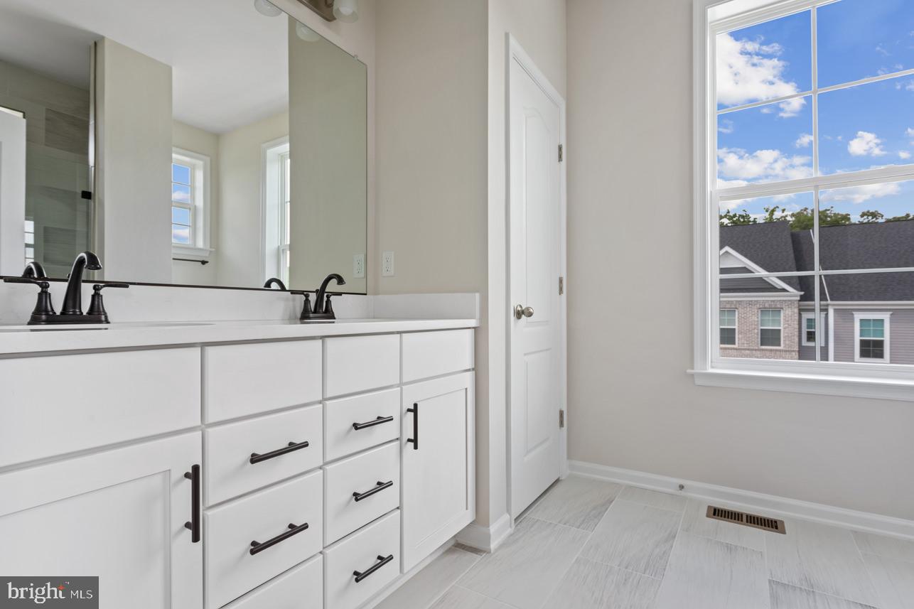 LAUREL OVERLOOK - Residential