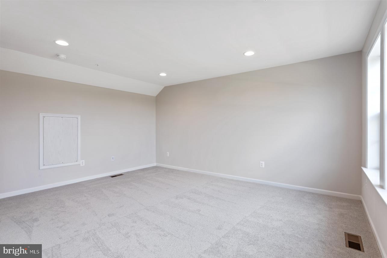 LAUREL OVERLOOK - Residential