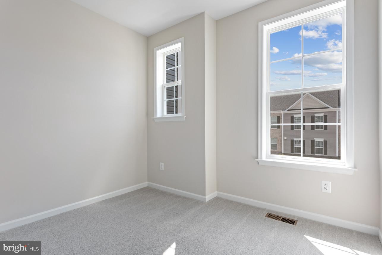 LAUREL OVERLOOK - Residential