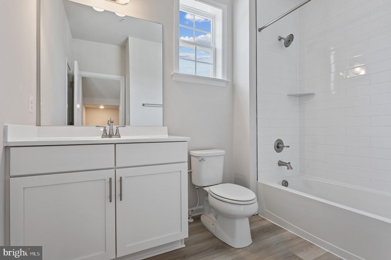 LAUREL OVERLOOK - Residential