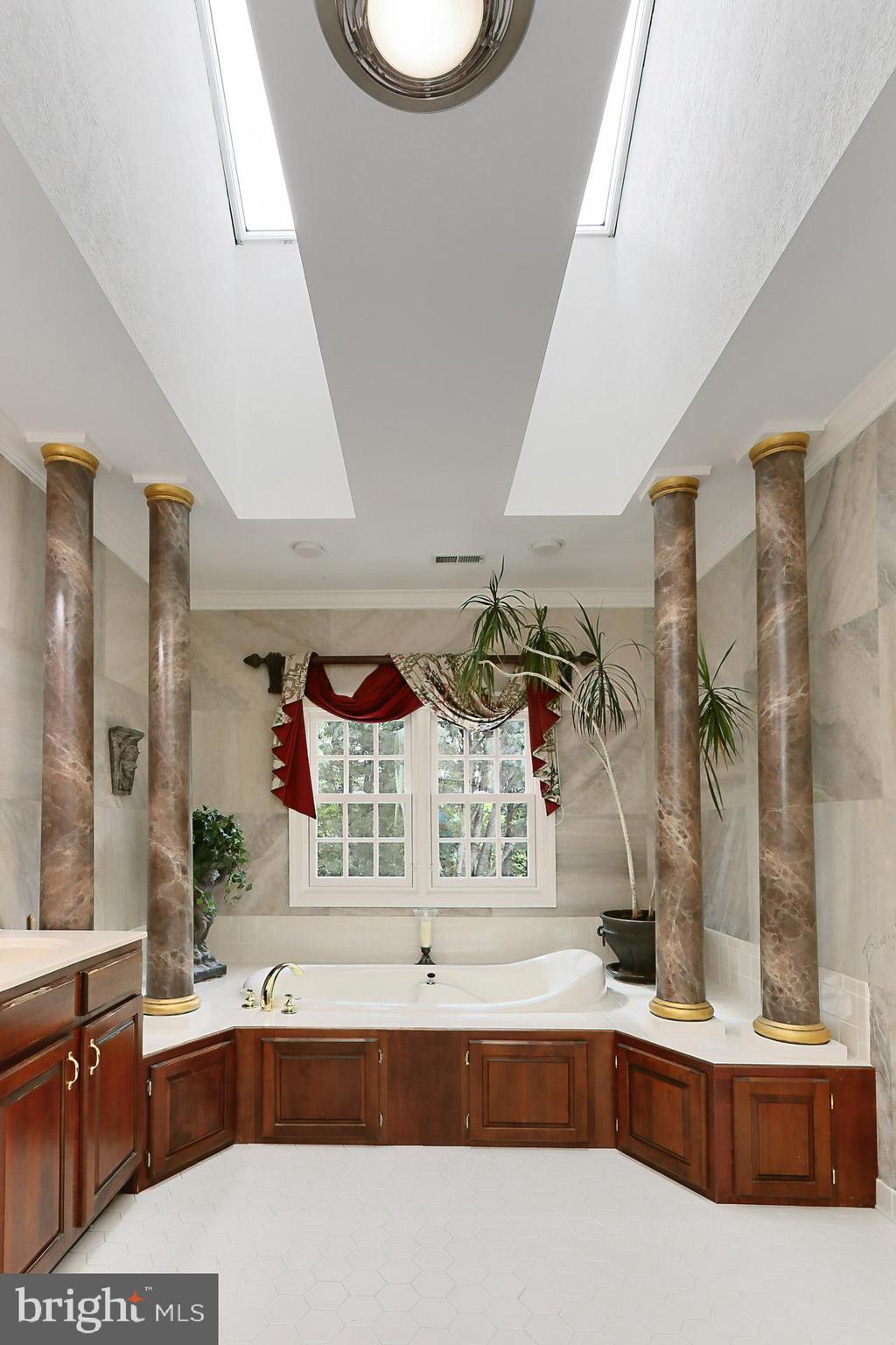 LAKE MANASSAS - Residential