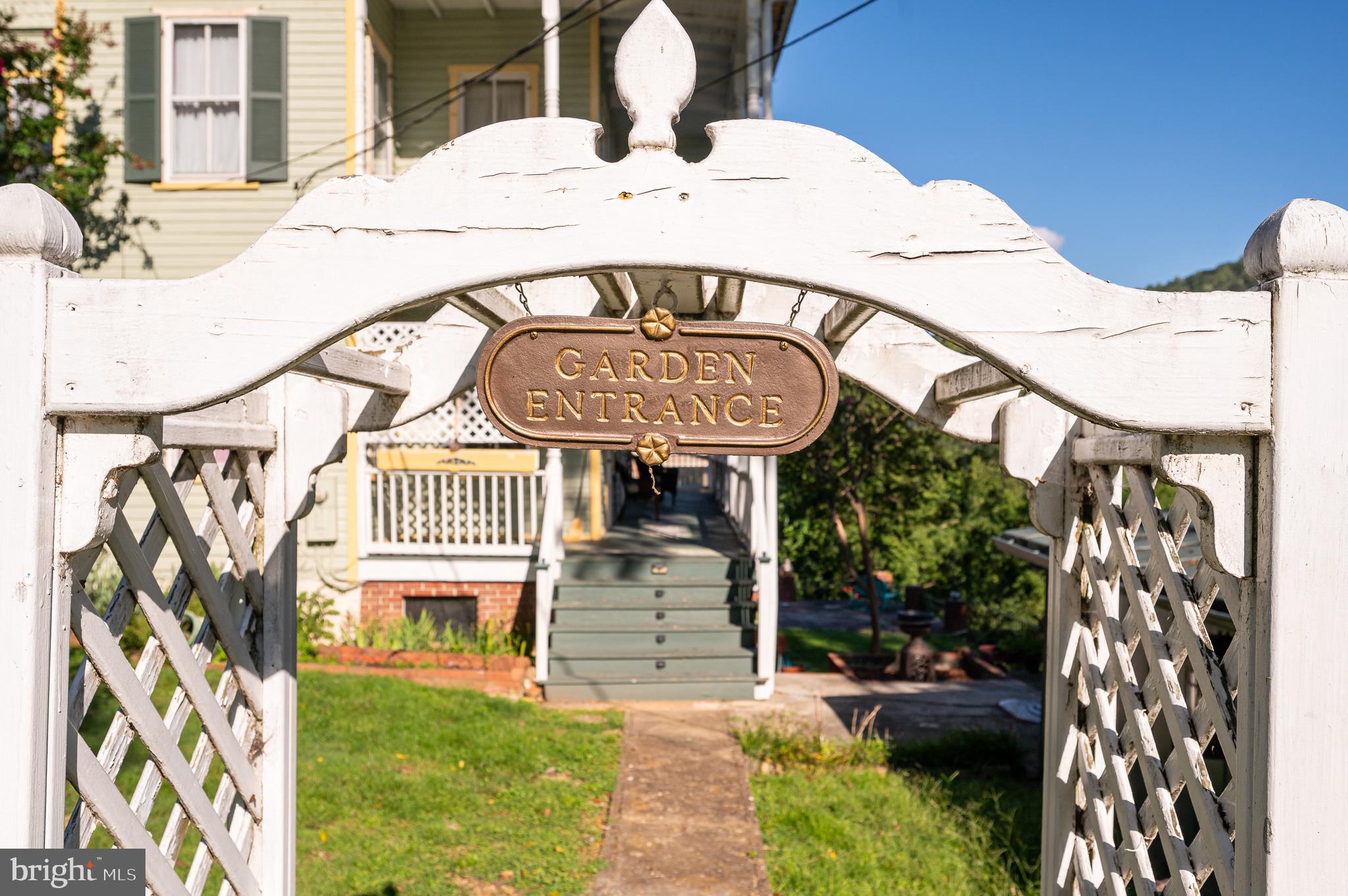HARPERS FERRY - Residential