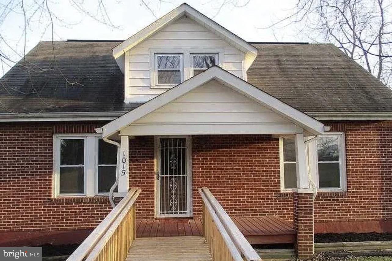 1015 W WASHINGTON STREET