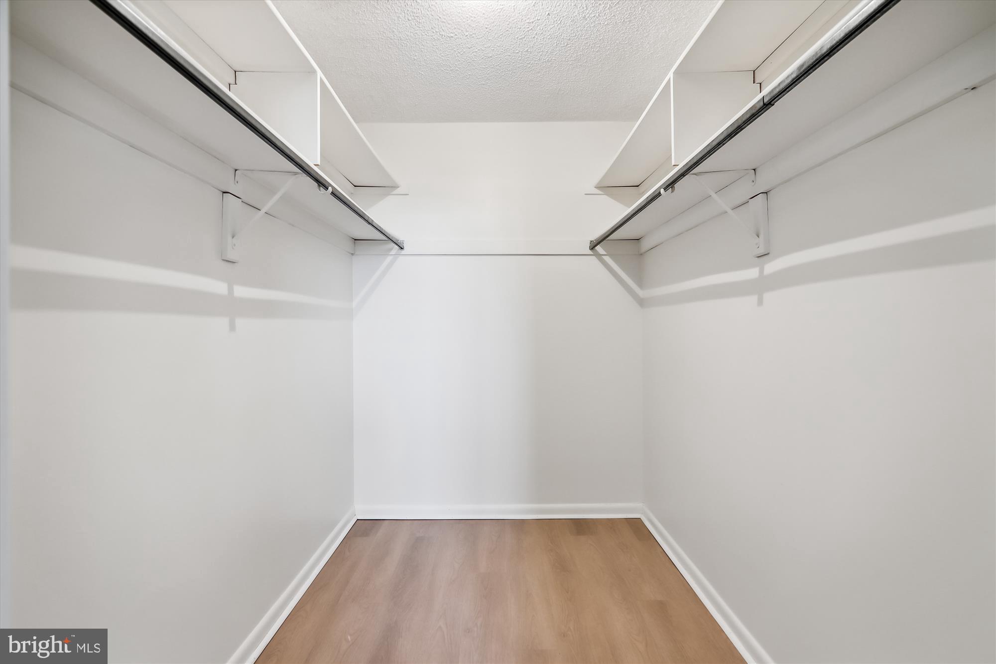 WESTLAKE TOWERS - Residential