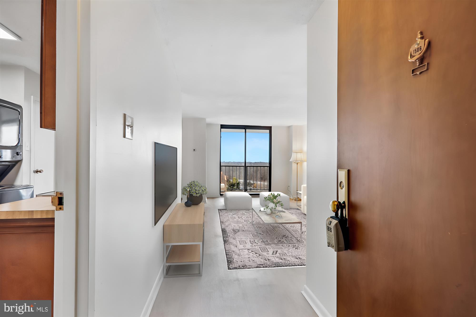 WESTLAKE TOWERS - Residential