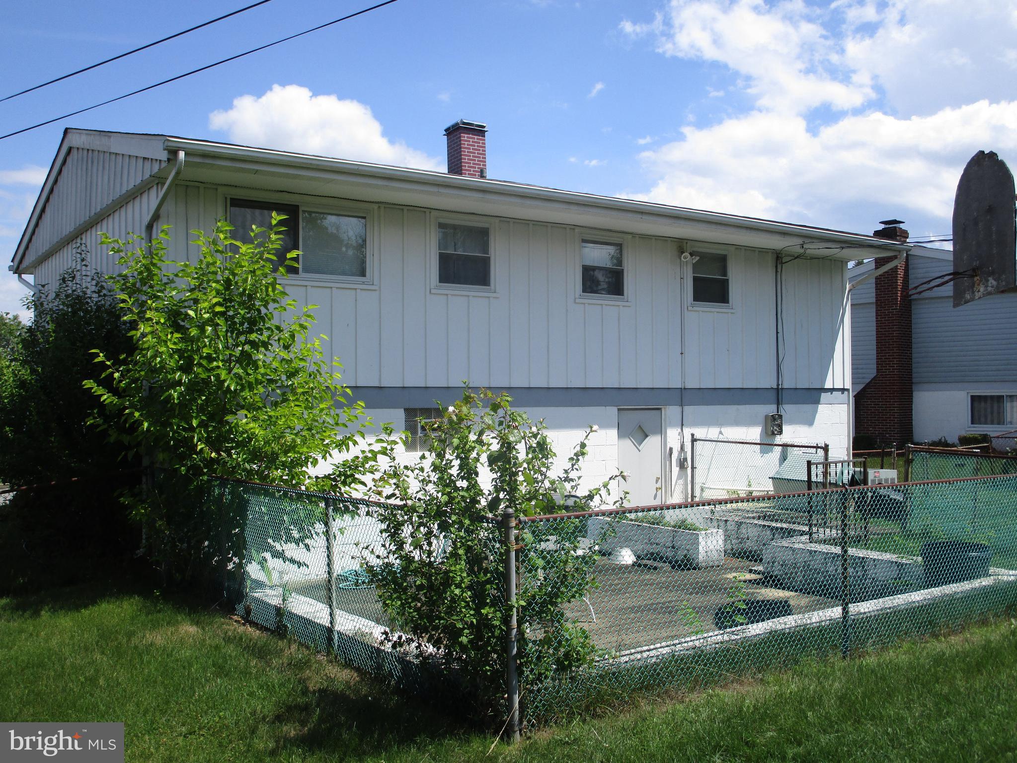 WINDSOR  MILL - Residential