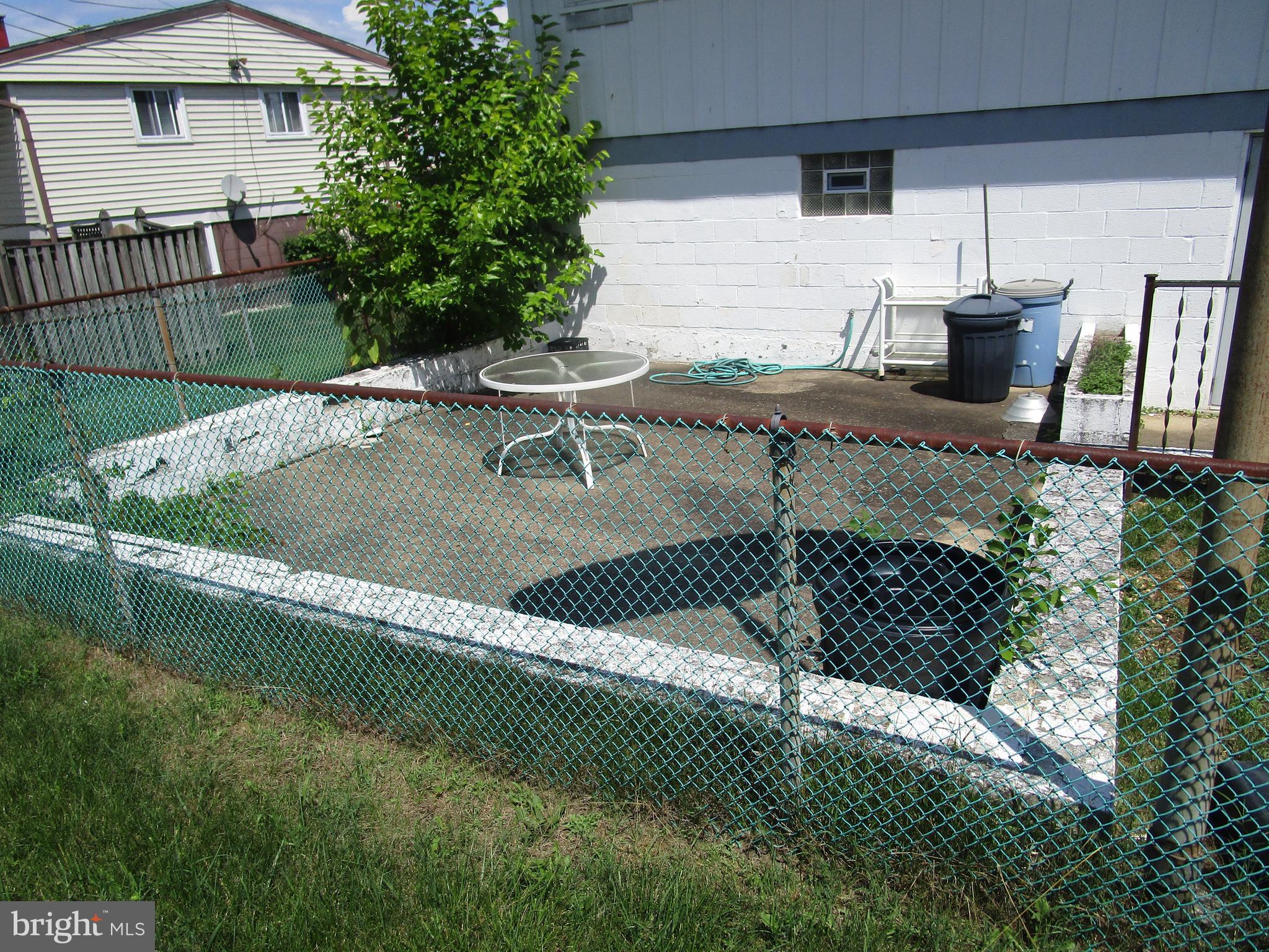 WINDSOR  MILL - Residential