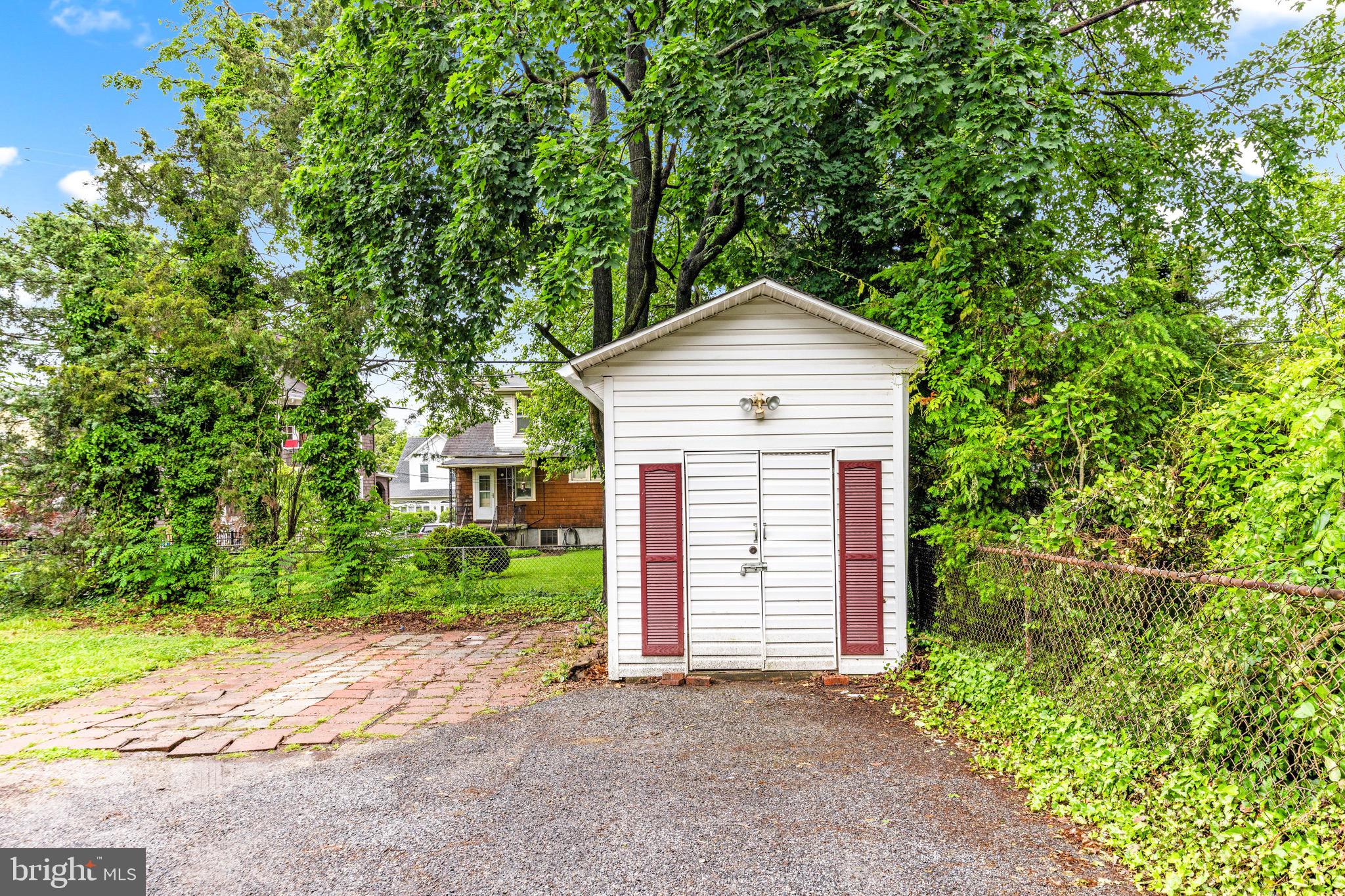 LAURAVILLE HISTORIC DISTRICT - Residential