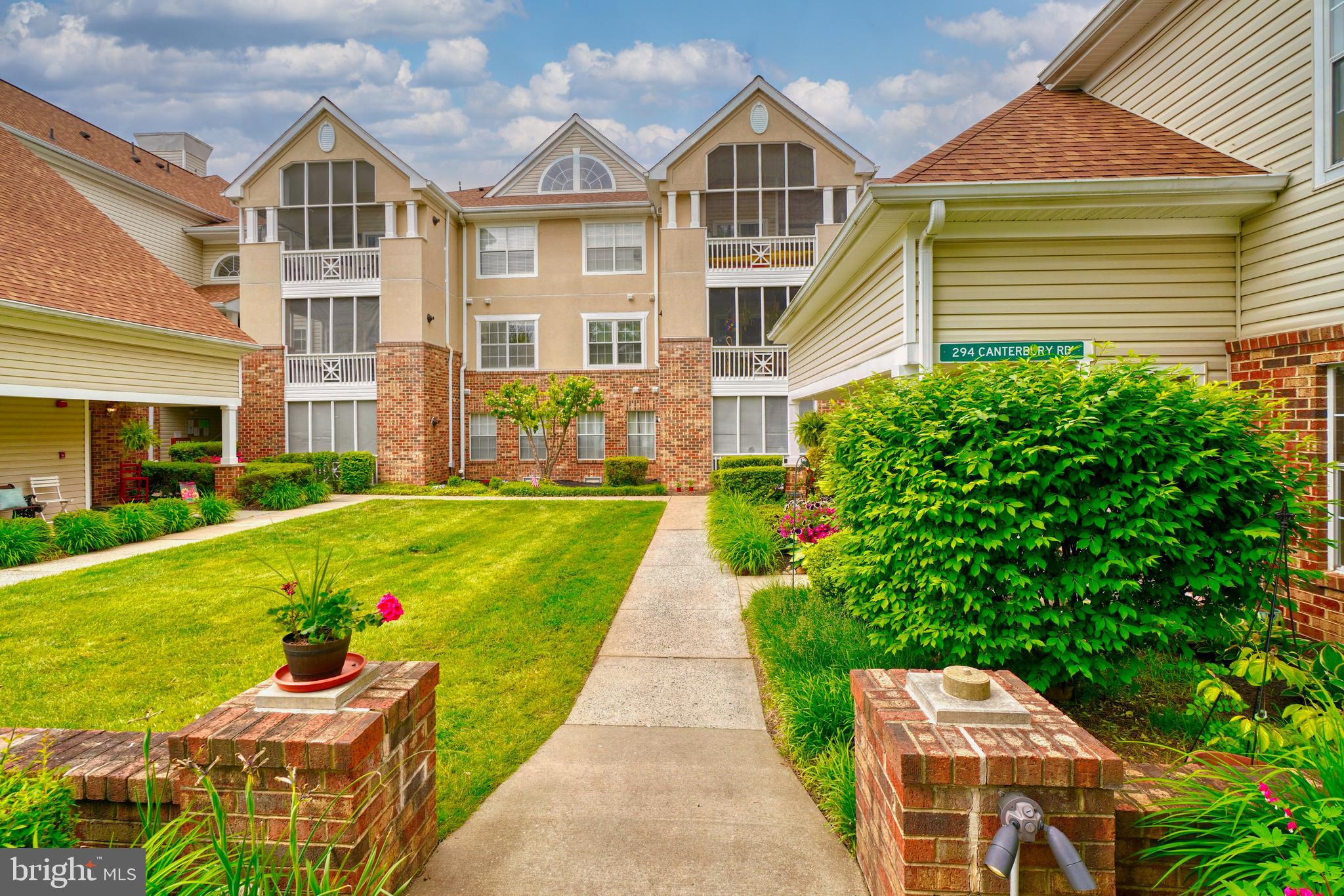 ENGLISH COUNTRY MANOR - Residential
