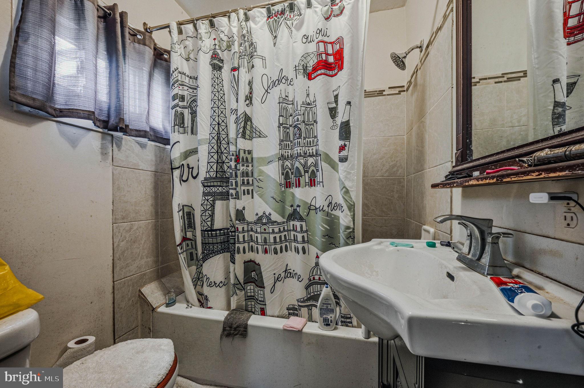 HOLLOWAY TERRACE - Residential