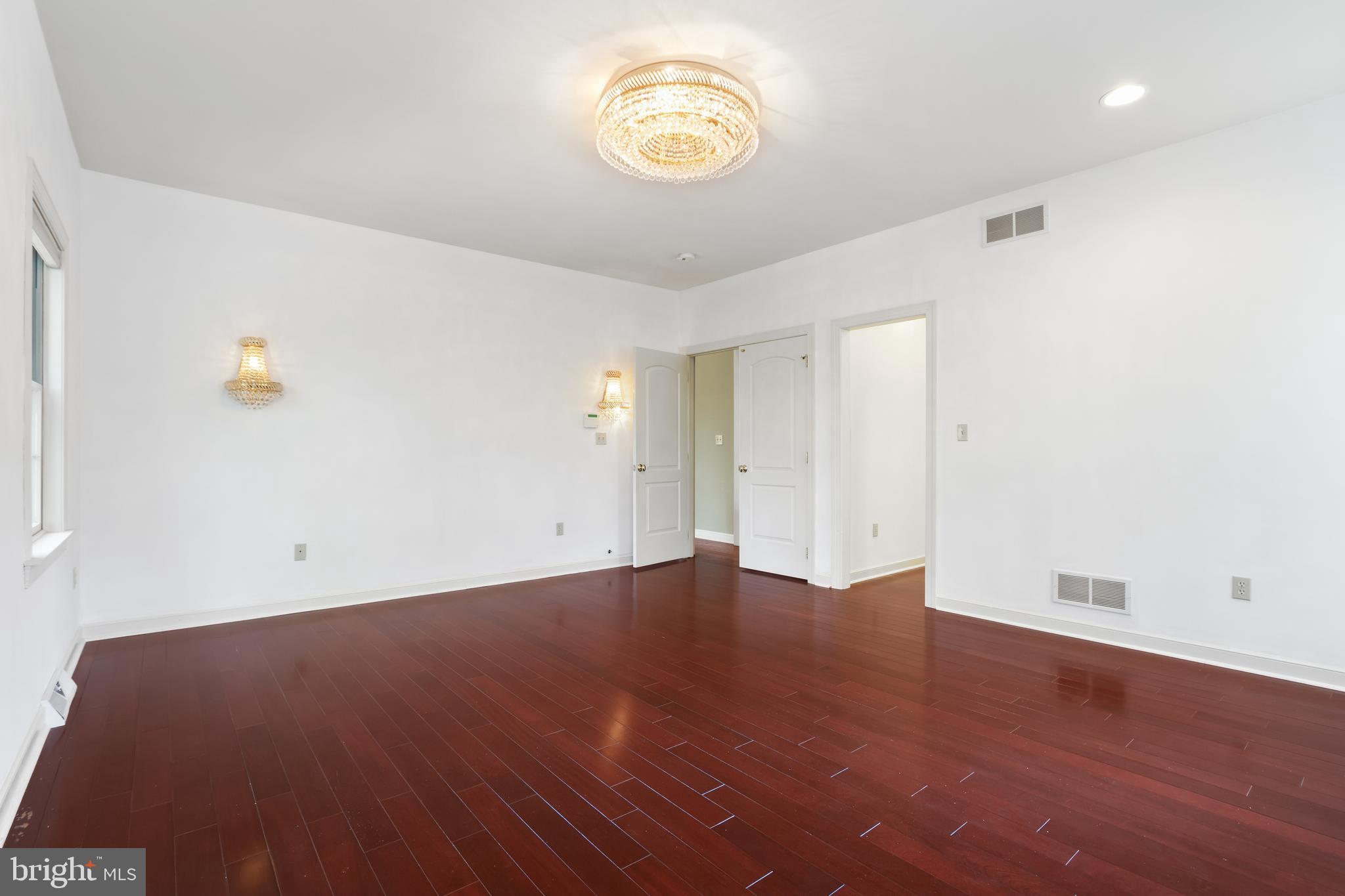 SYCAMORE HILLS - Residential