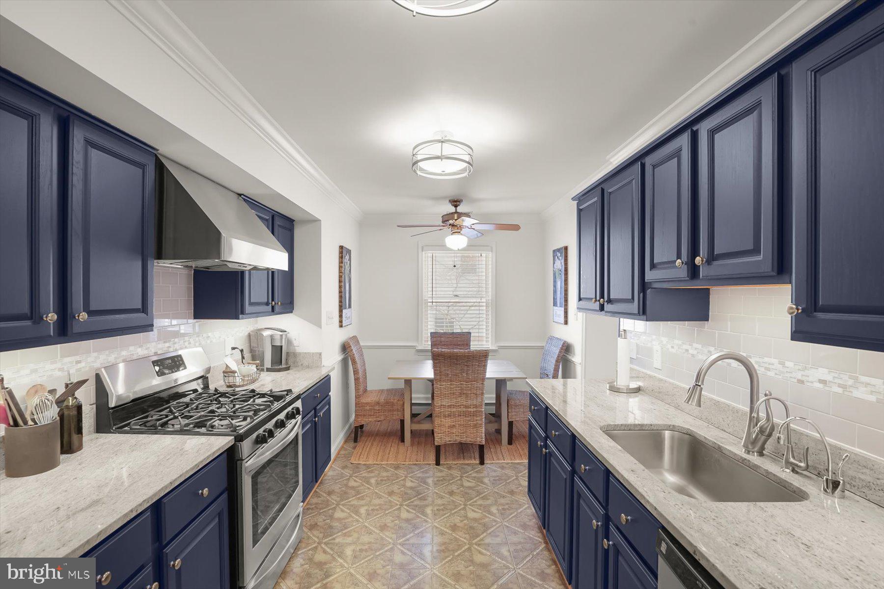 BROYHILL PARK - Residential