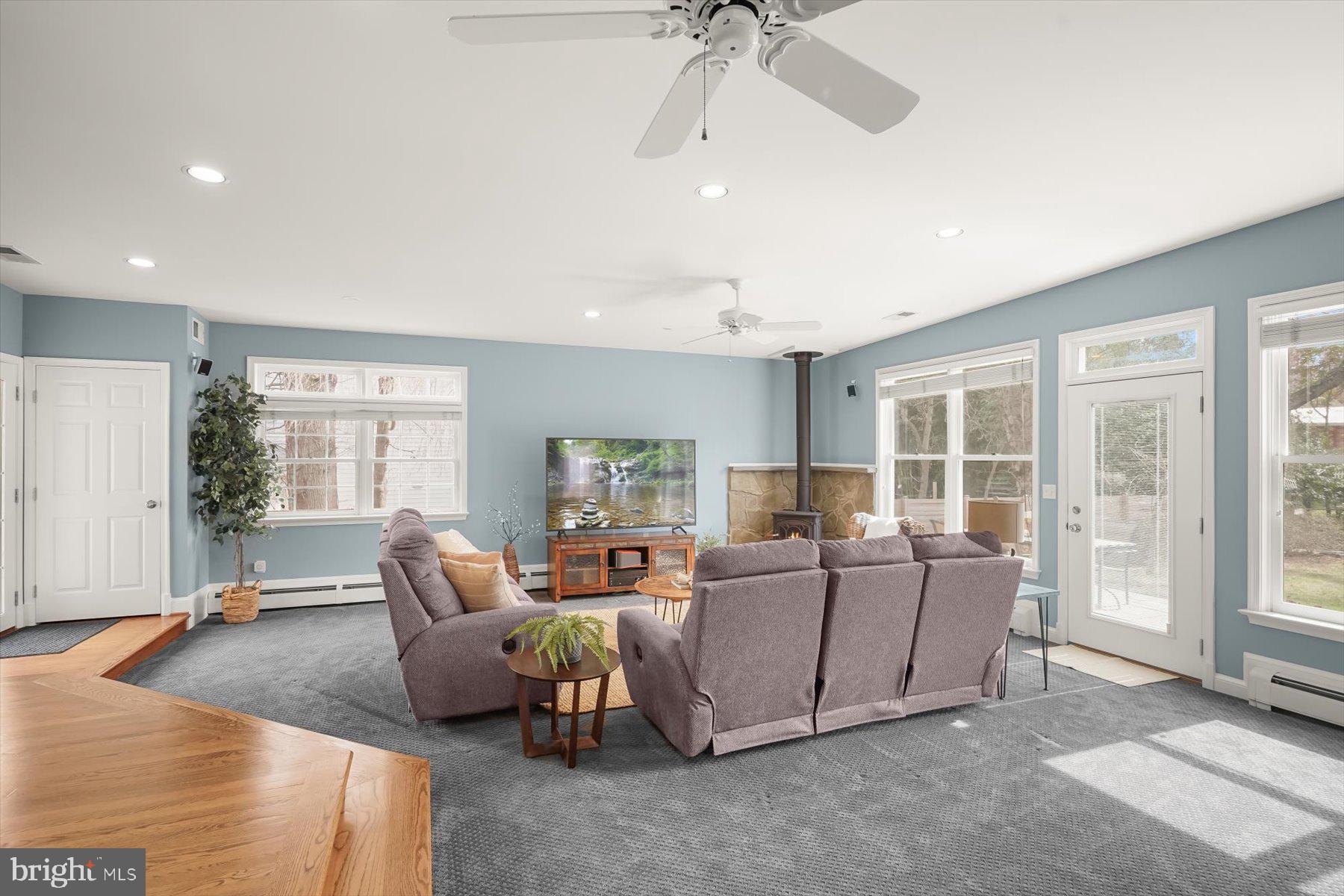 BROYHILL PARK - Residential