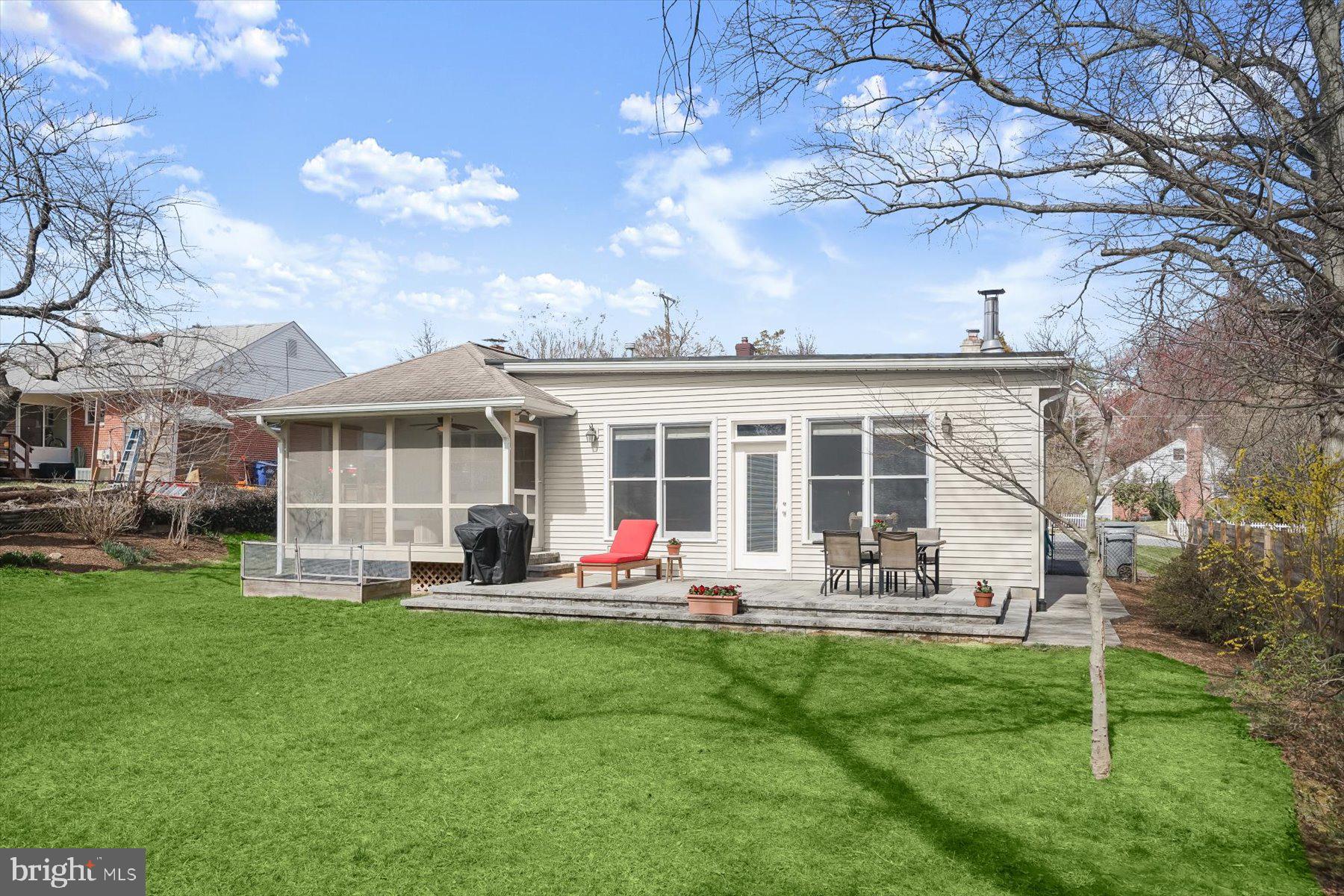 BROYHILL PARK - Residential