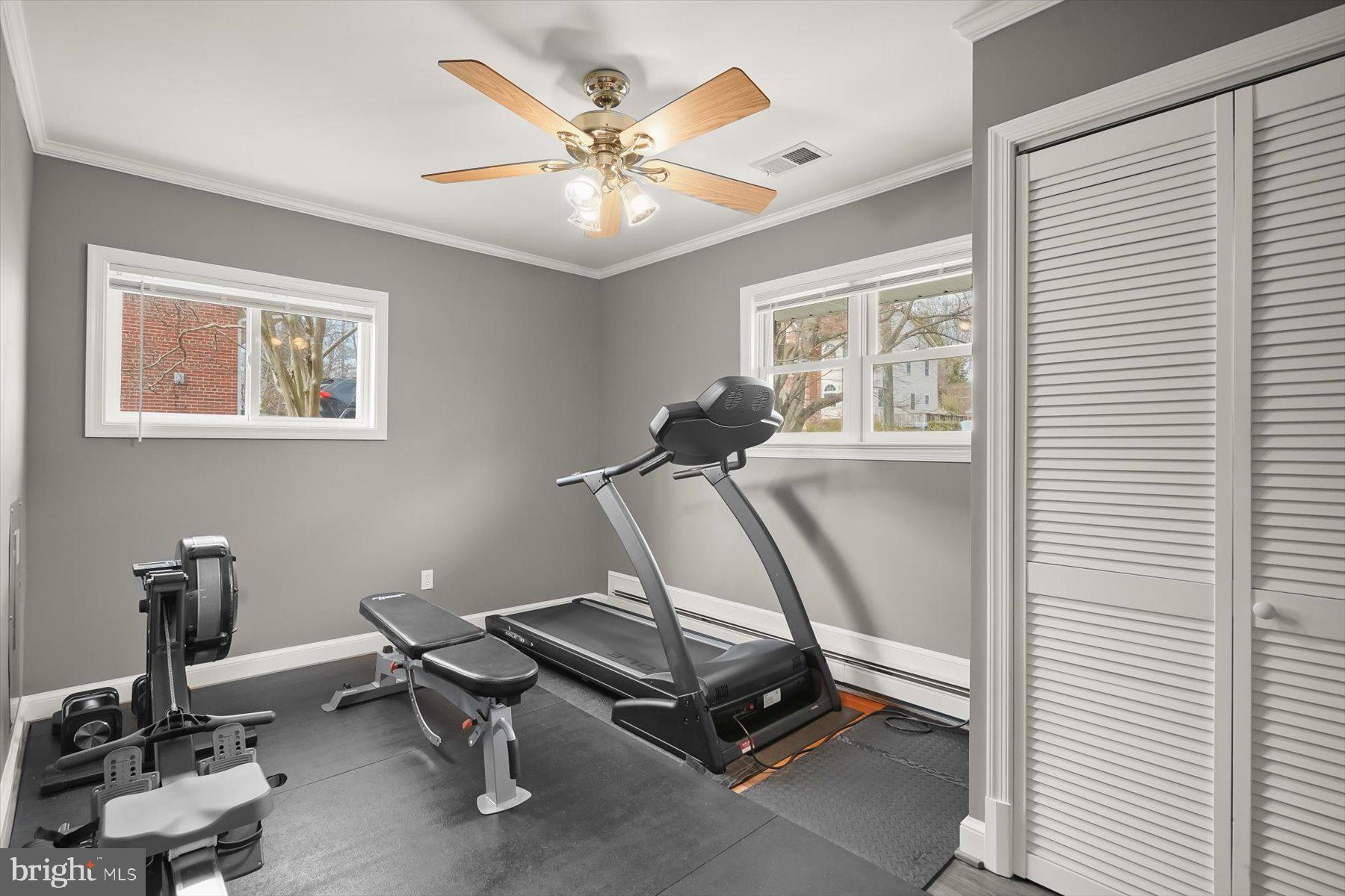 BROYHILL PARK - Residential