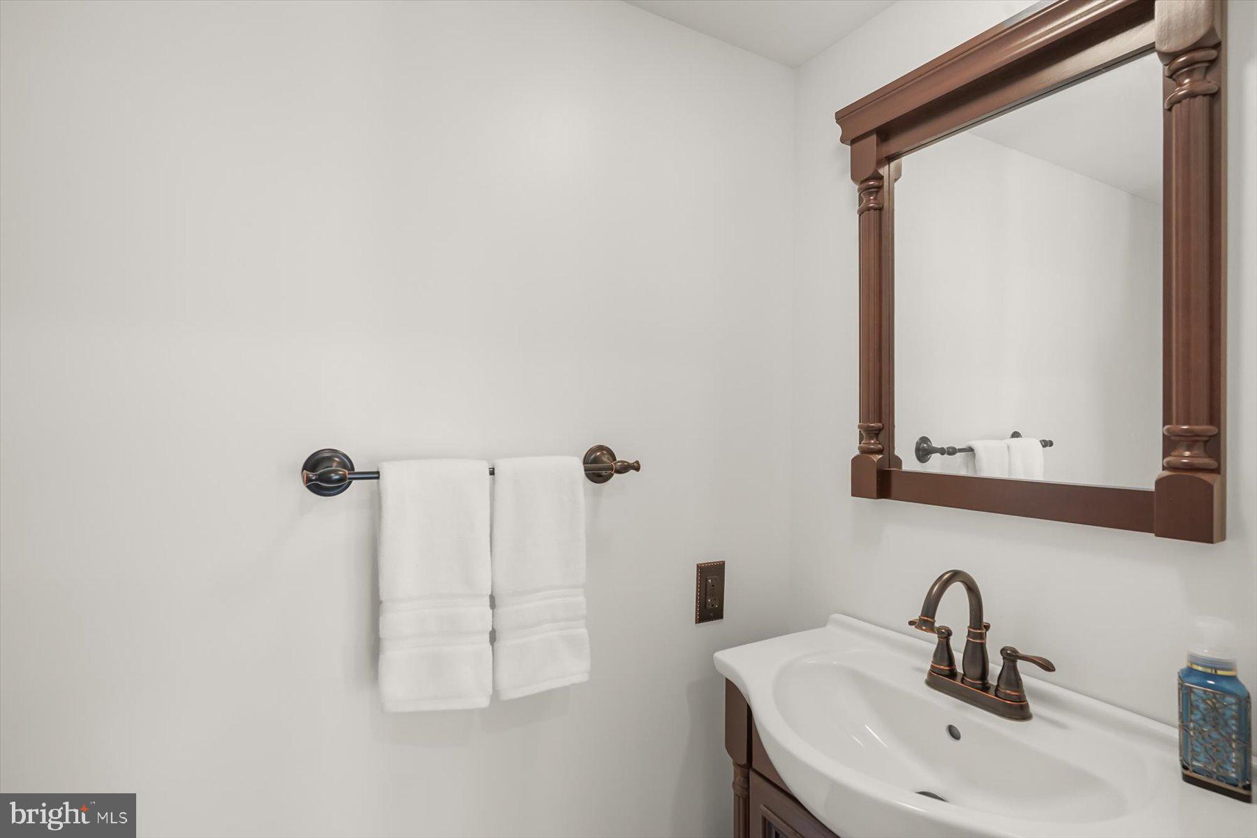 BROYHILL PARK - Residential