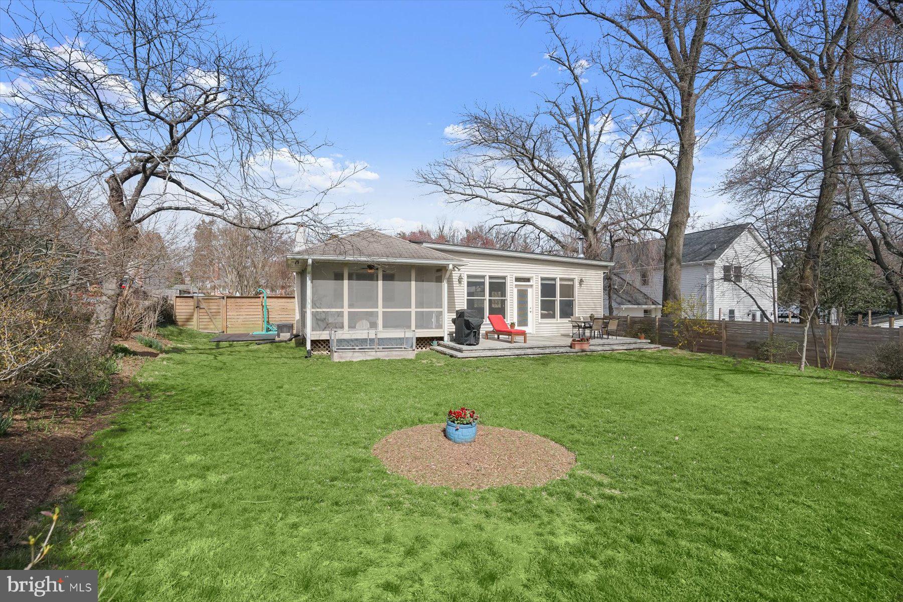 BROYHILL PARK - Residential