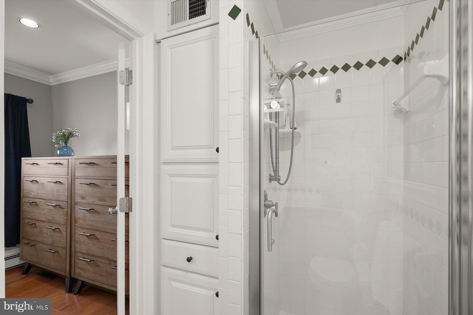 BROYHILL PARK - Residential