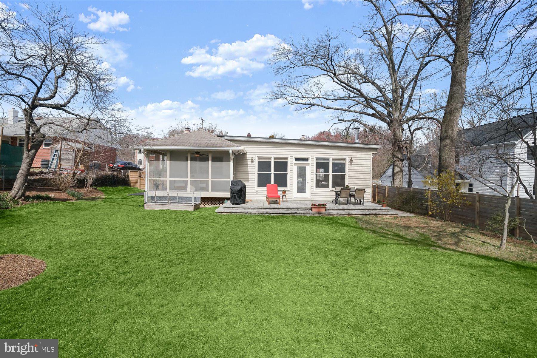 BROYHILL PARK - Residential