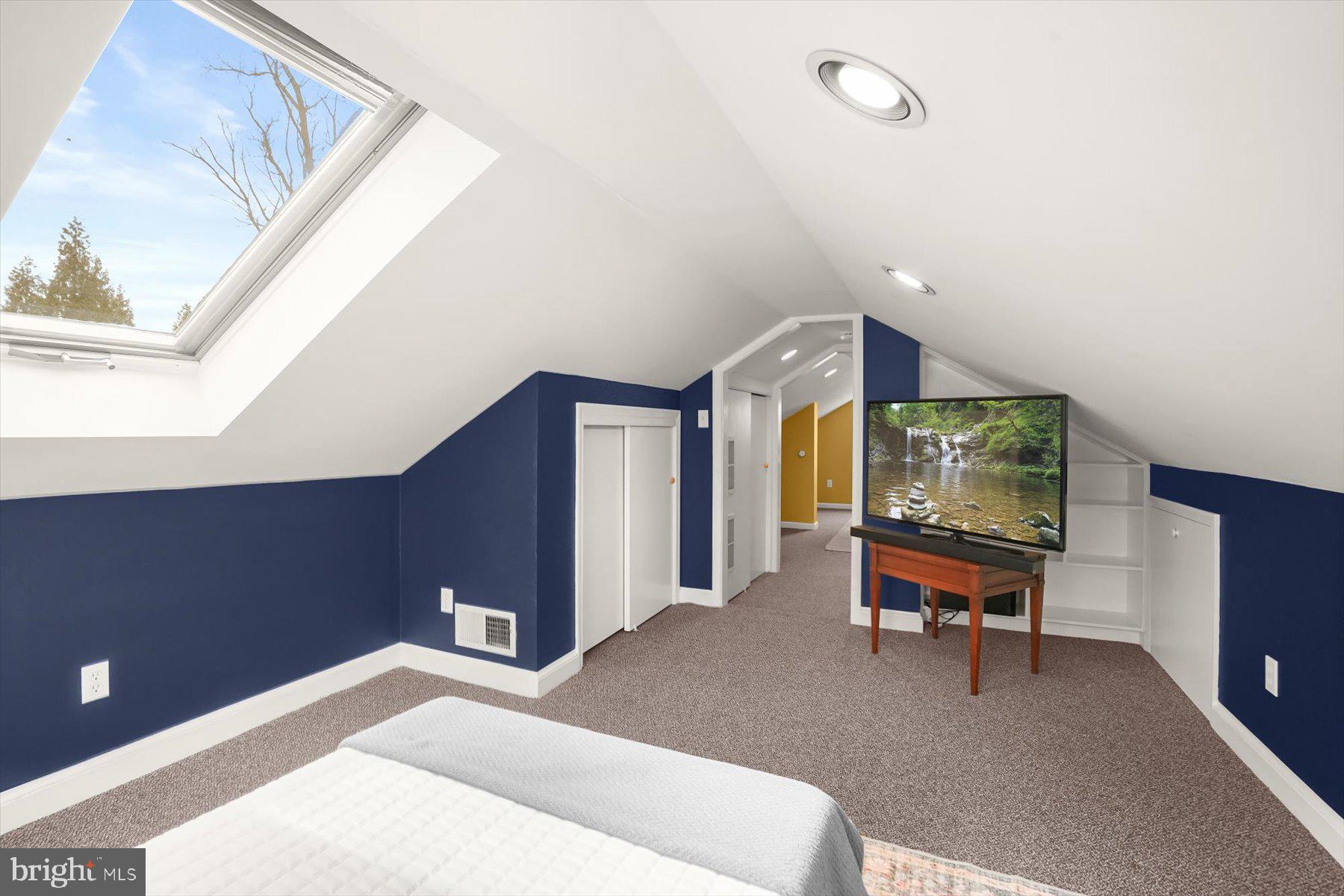 BROYHILL PARK - Residential