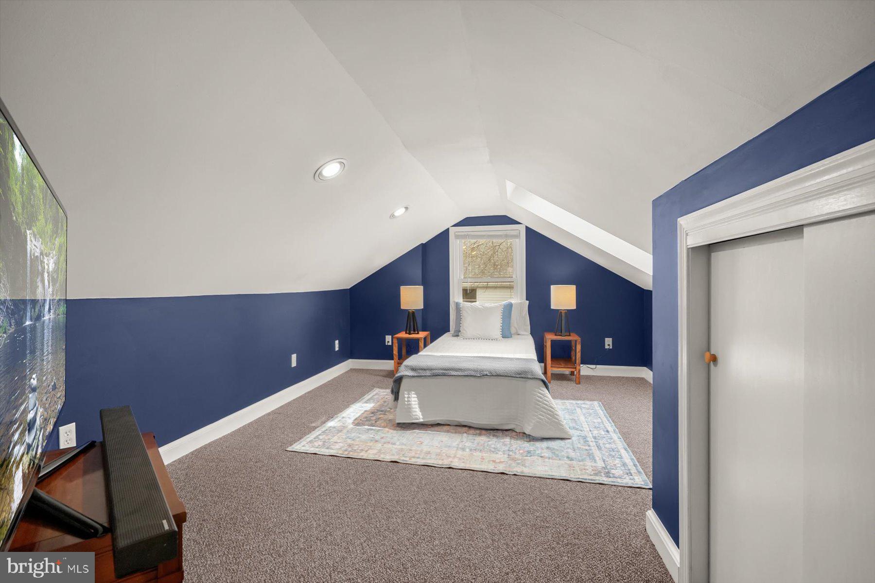 BROYHILL PARK - Residential