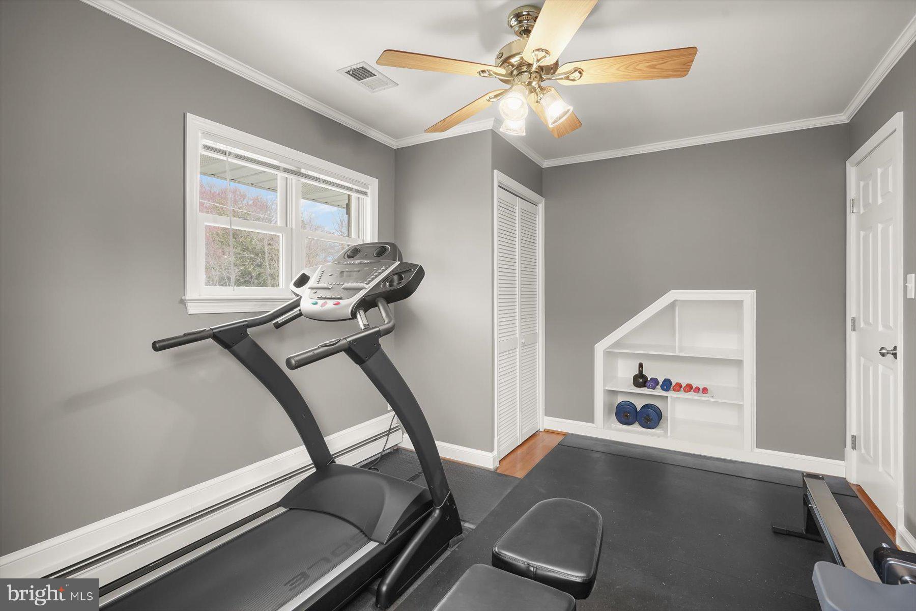 BROYHILL PARK - Residential