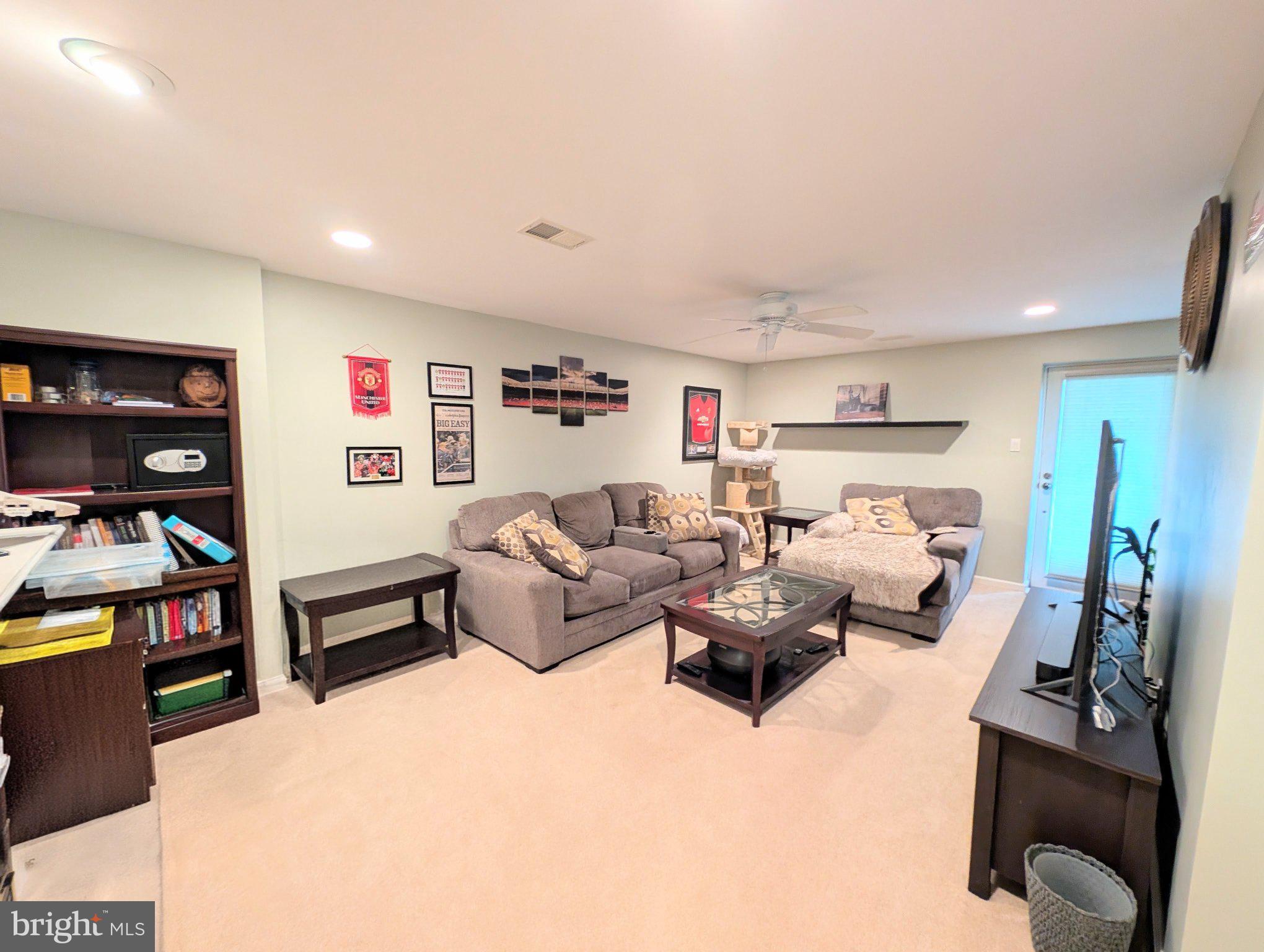 CHERRY TREE KNOLL - Residential