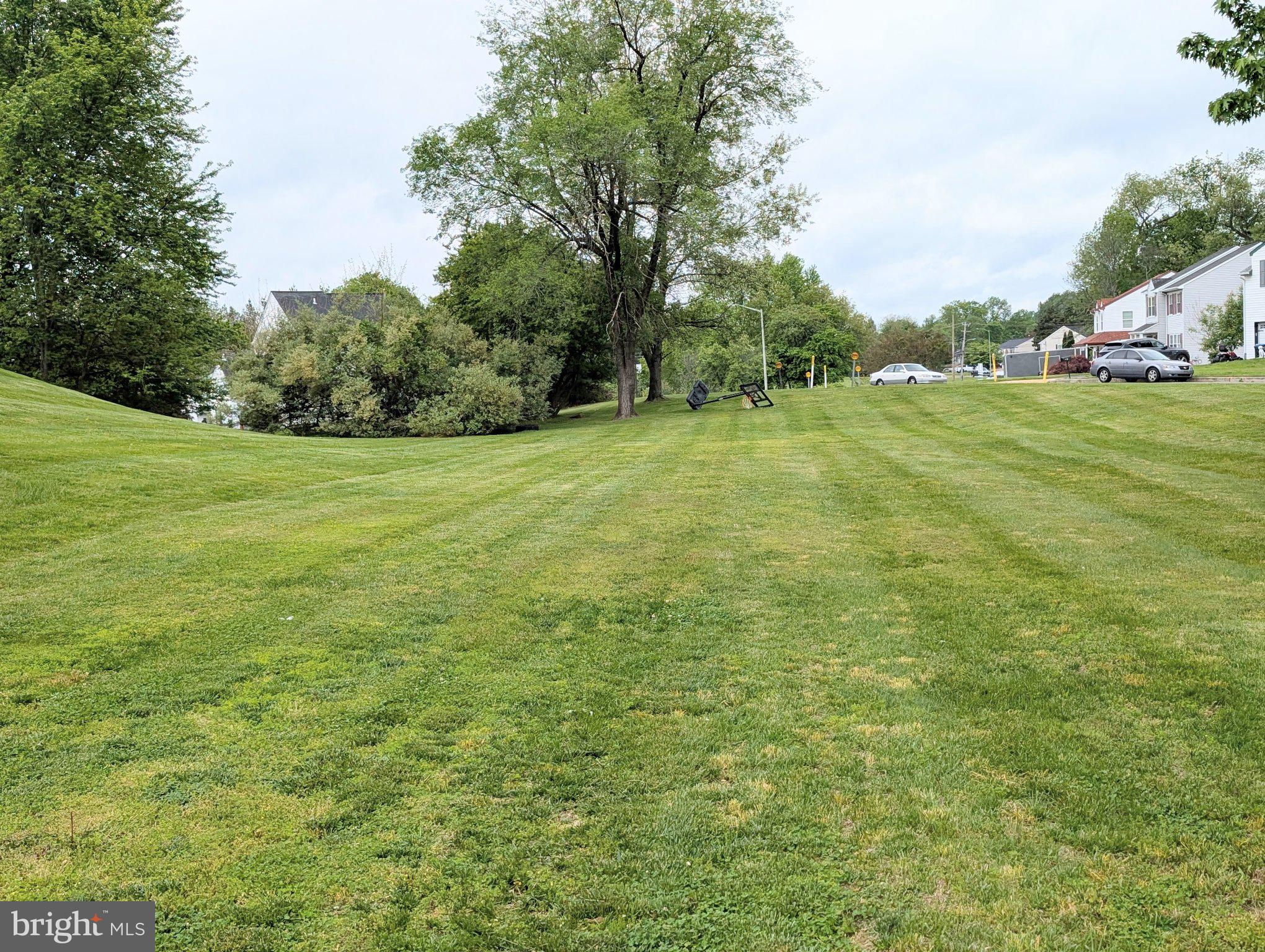 CHERRY TREE KNOLL - Residential