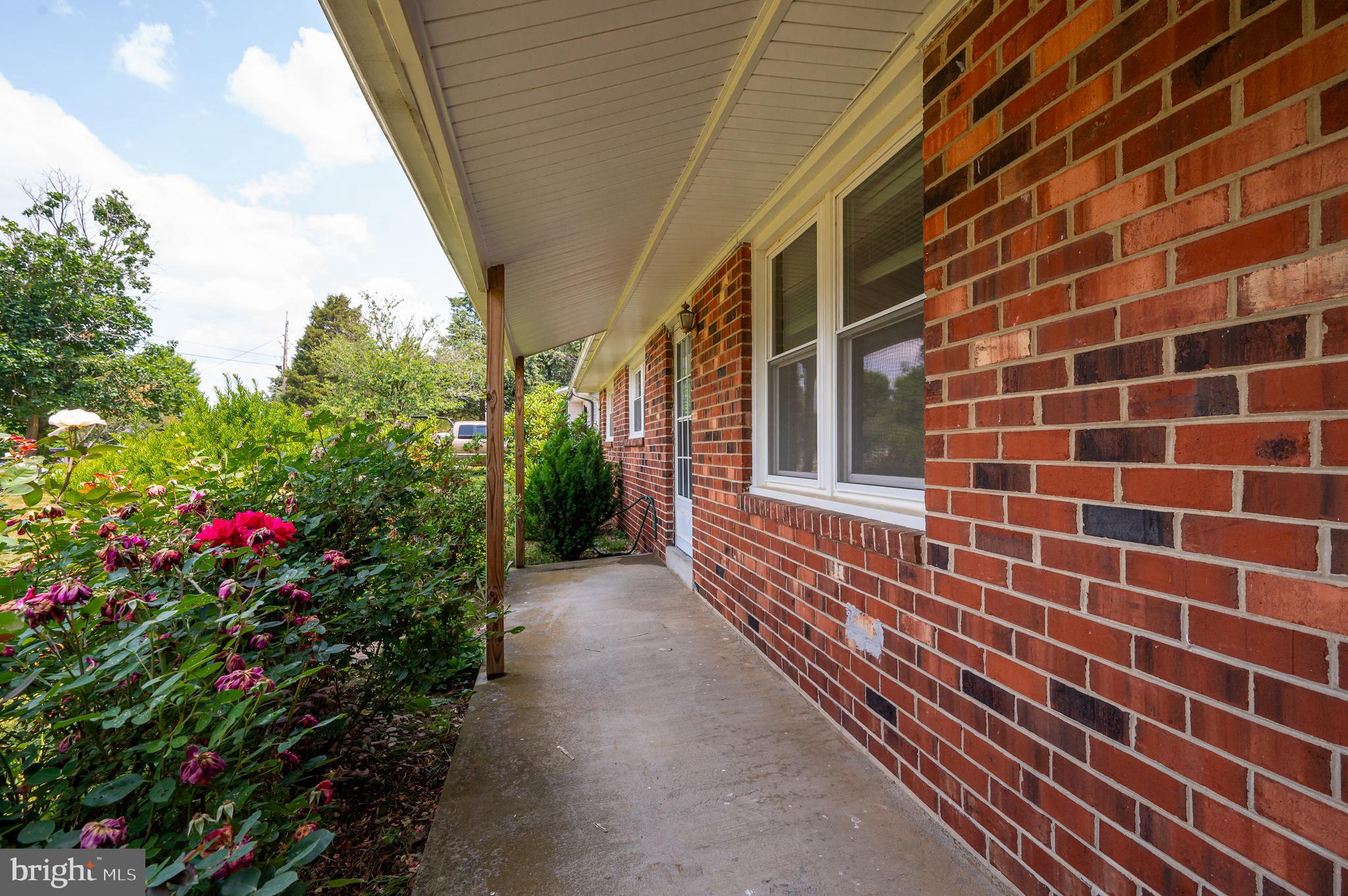 RURAL RETREAT - Residential