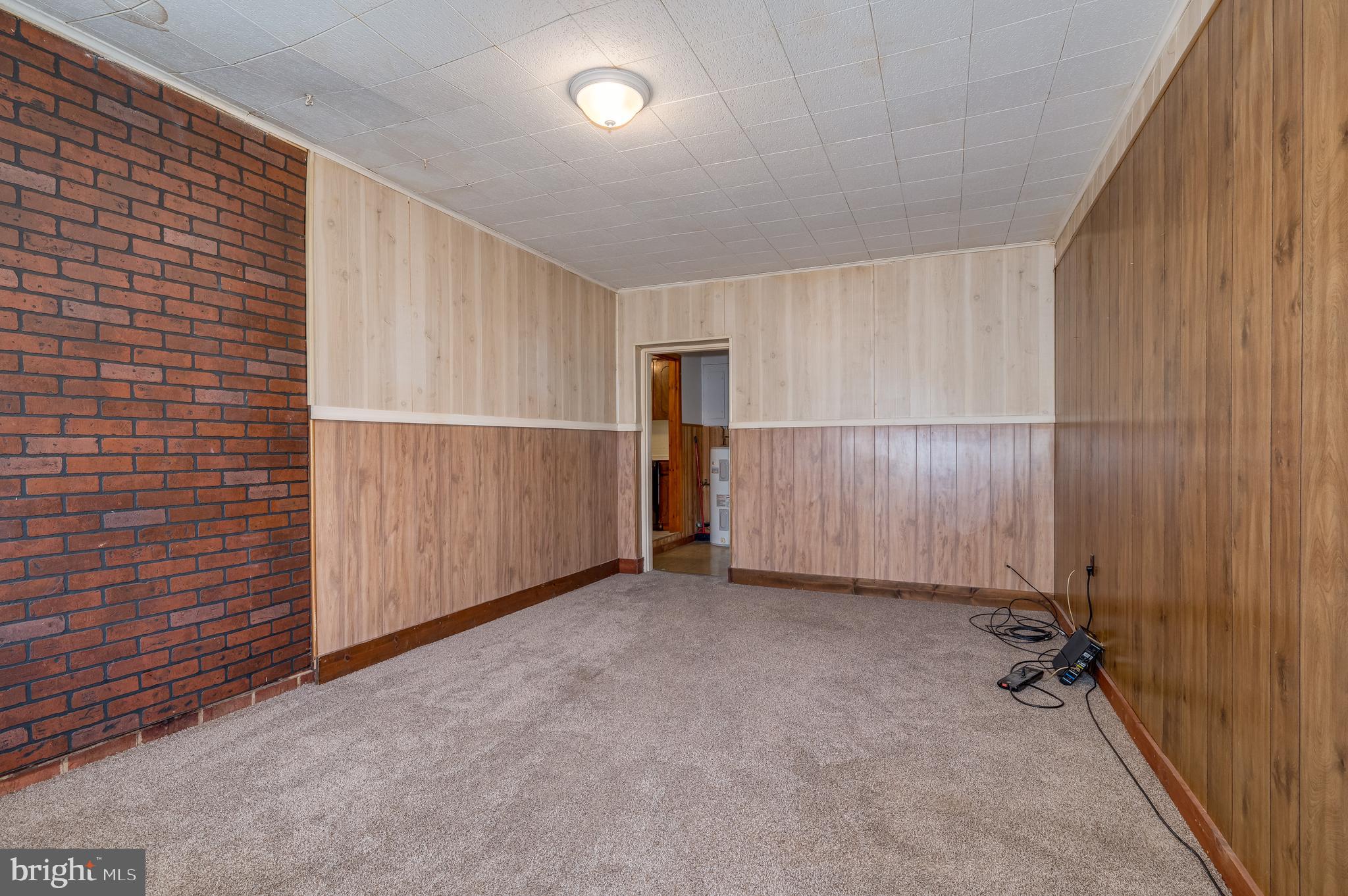 RURAL RETREAT - Residential