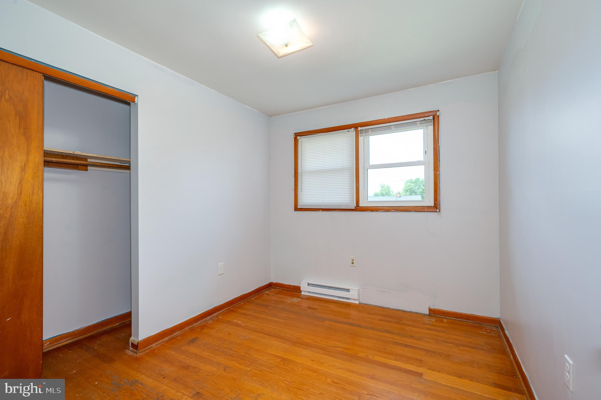 RURAL RETREAT - Residential