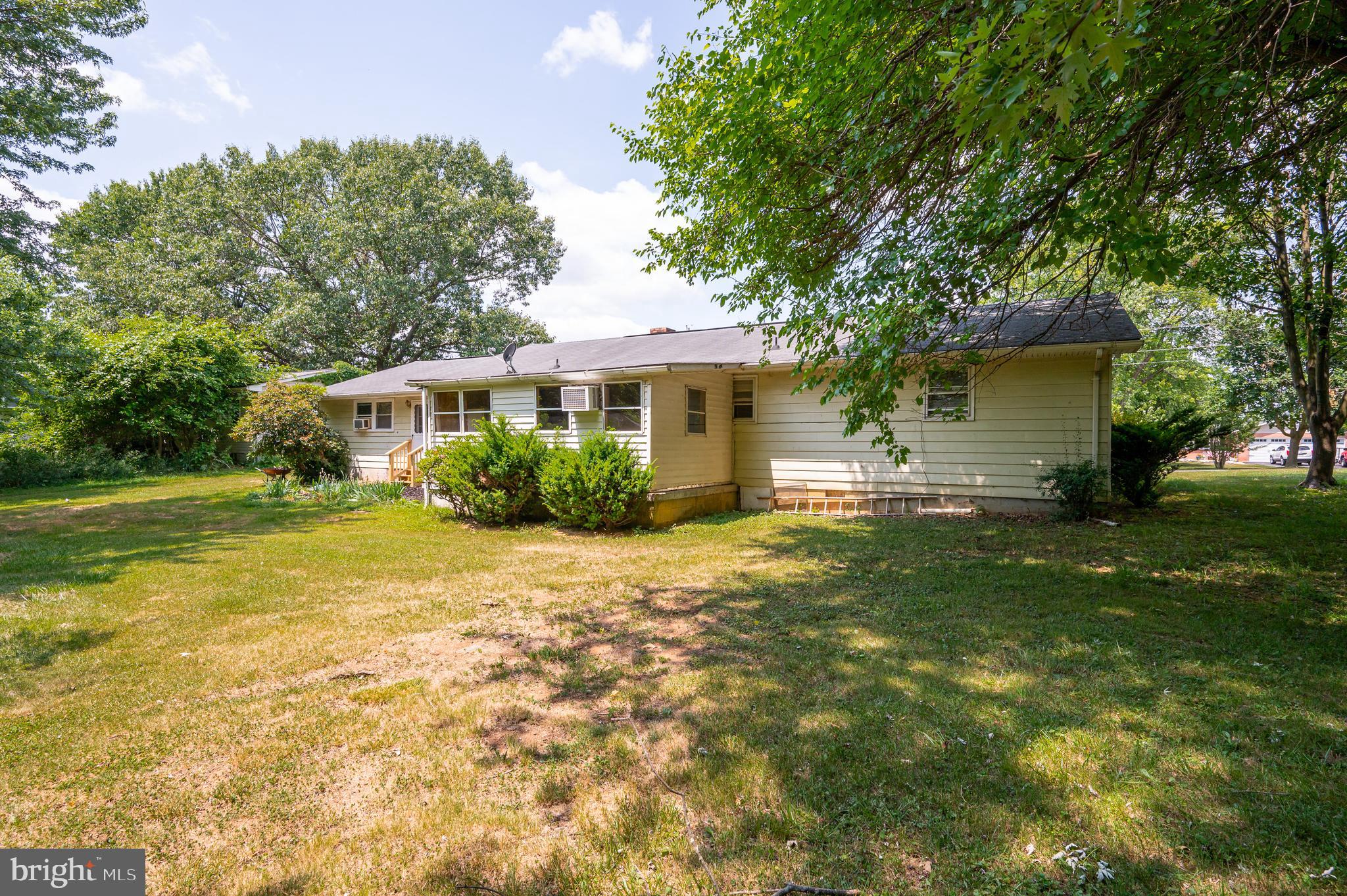 RURAL RETREAT - Residential