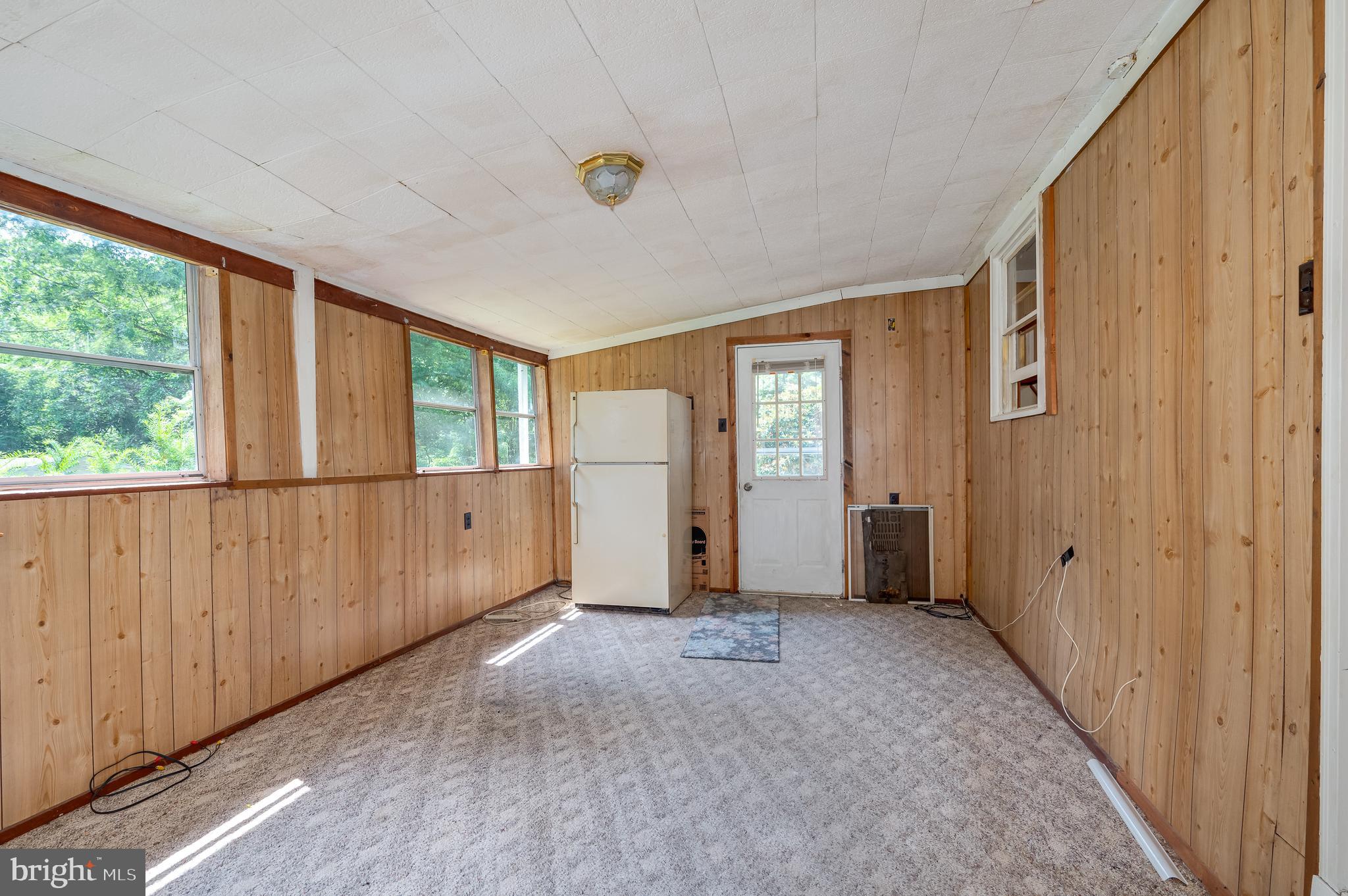 RURAL RETREAT - Residential