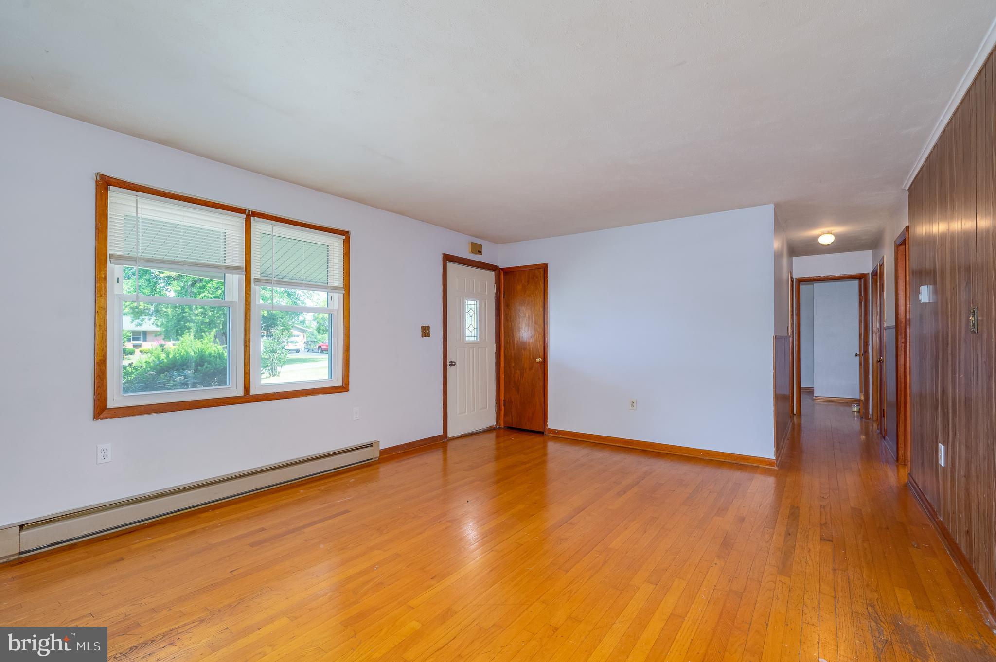 RURAL RETREAT - Residential