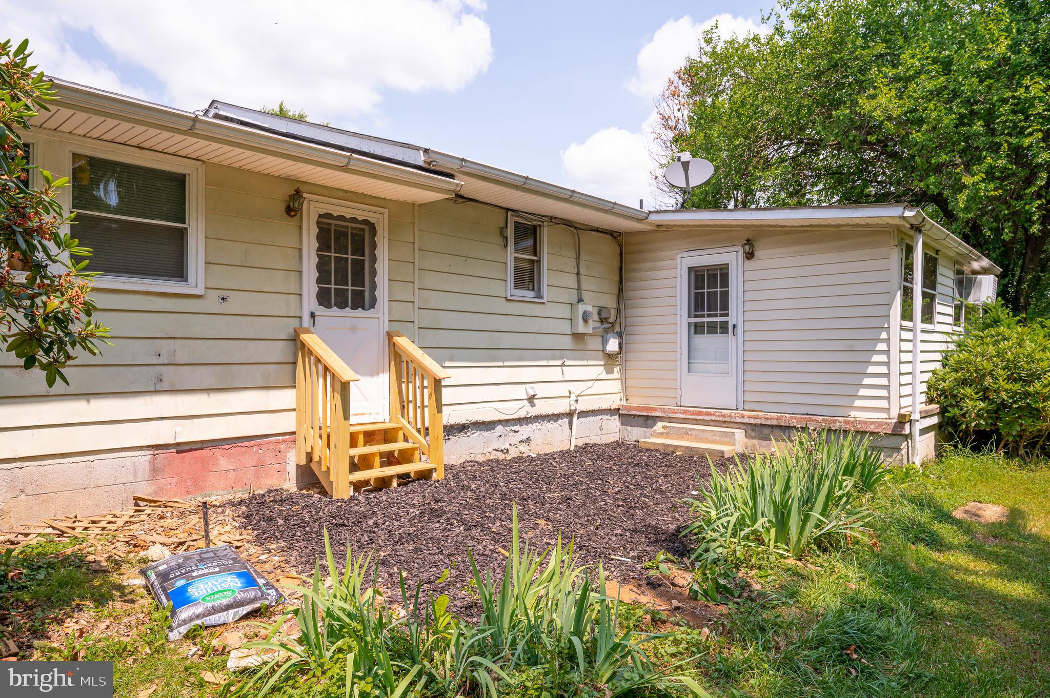 RURAL RETREAT - Residential