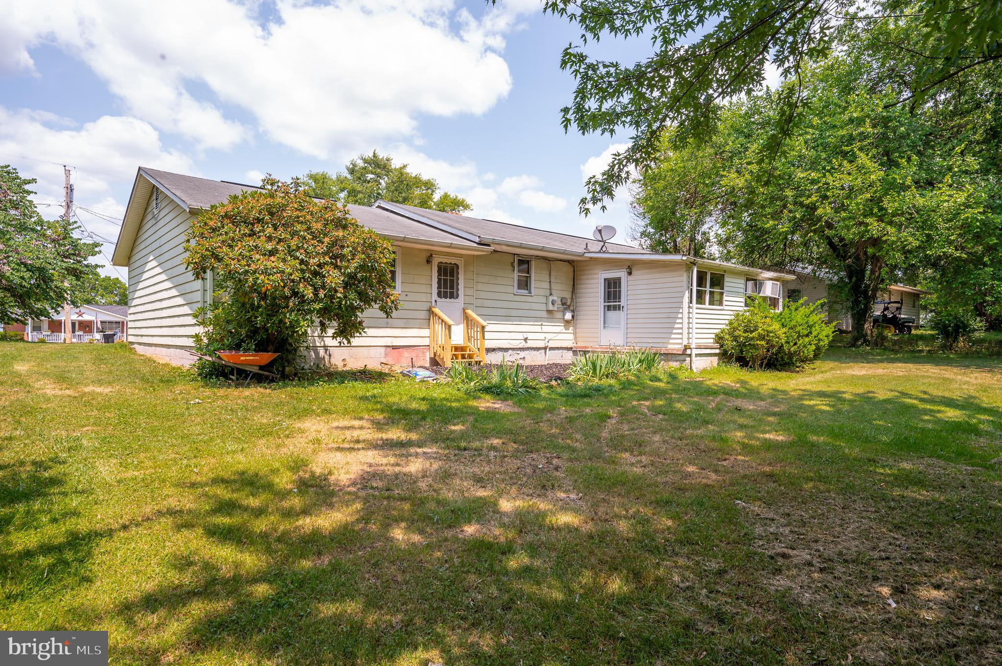 RURAL RETREAT - Residential