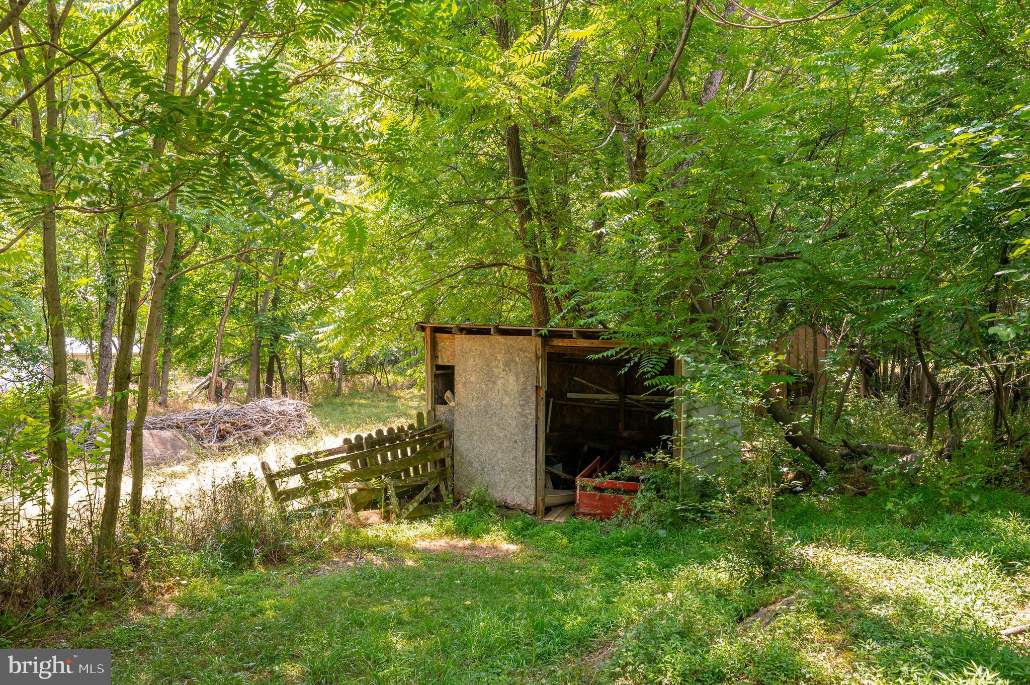 RURAL RETREAT - Residential