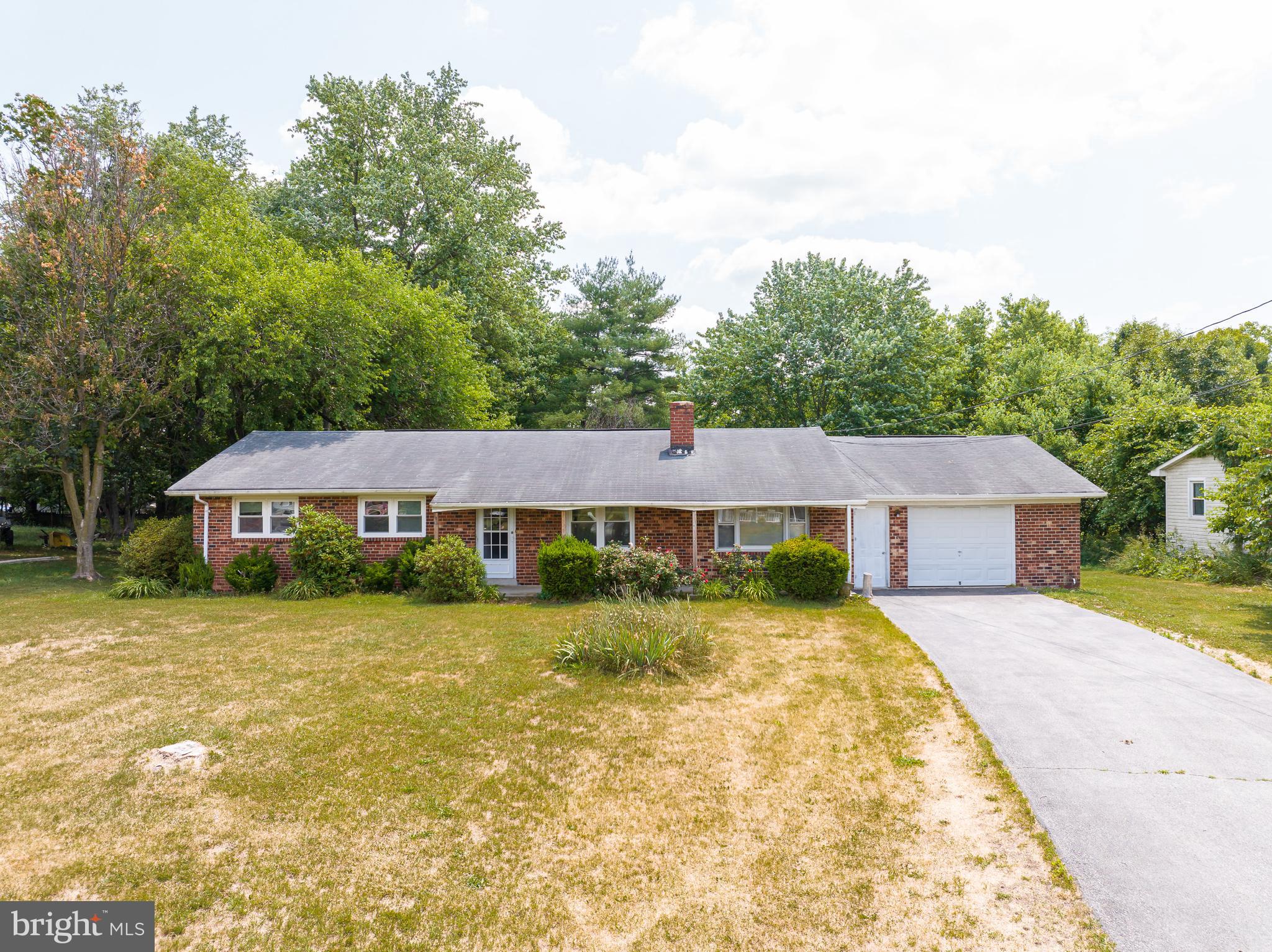 RURAL RETREAT - Residential