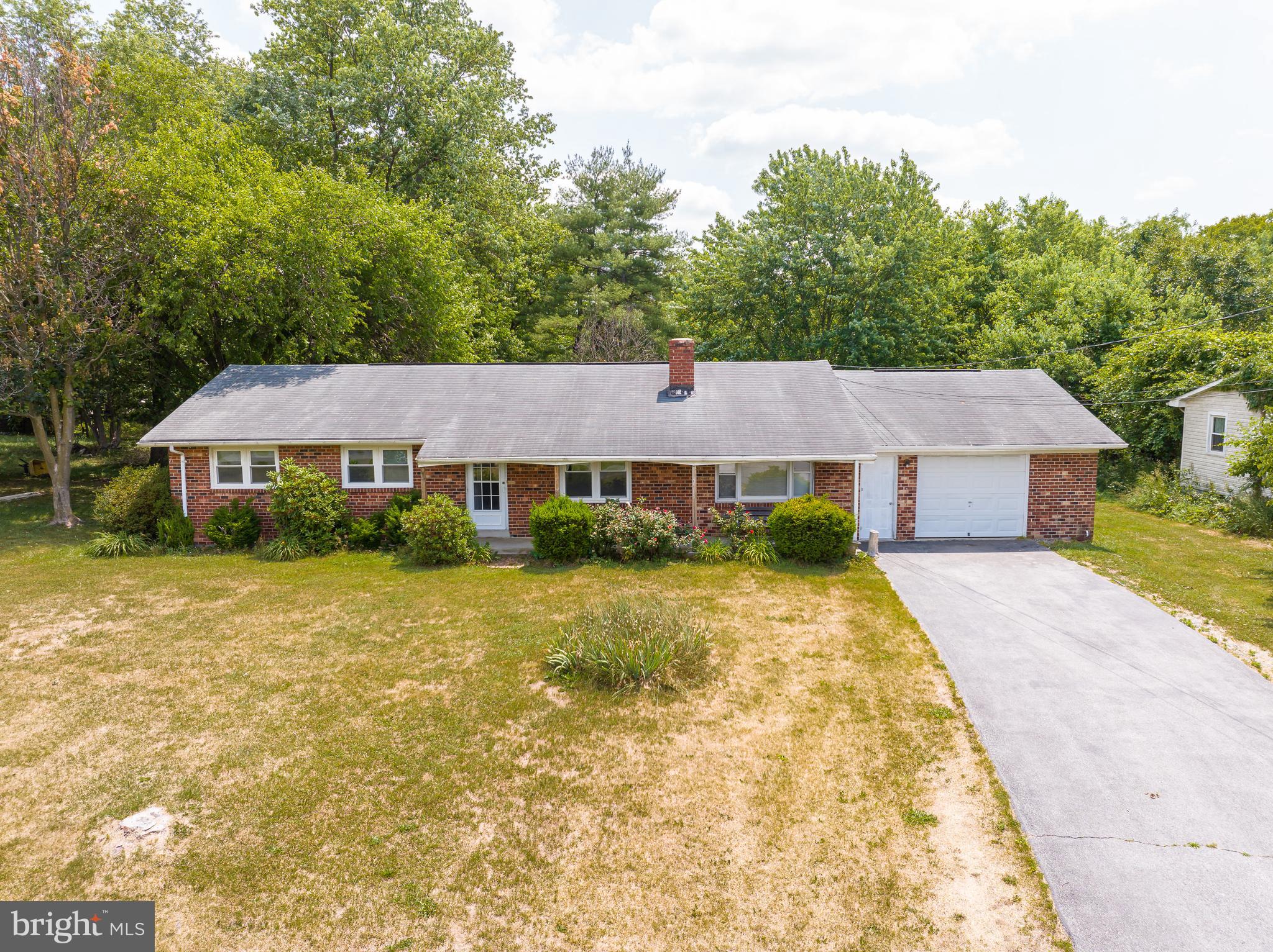 RURAL RETREAT - Residential