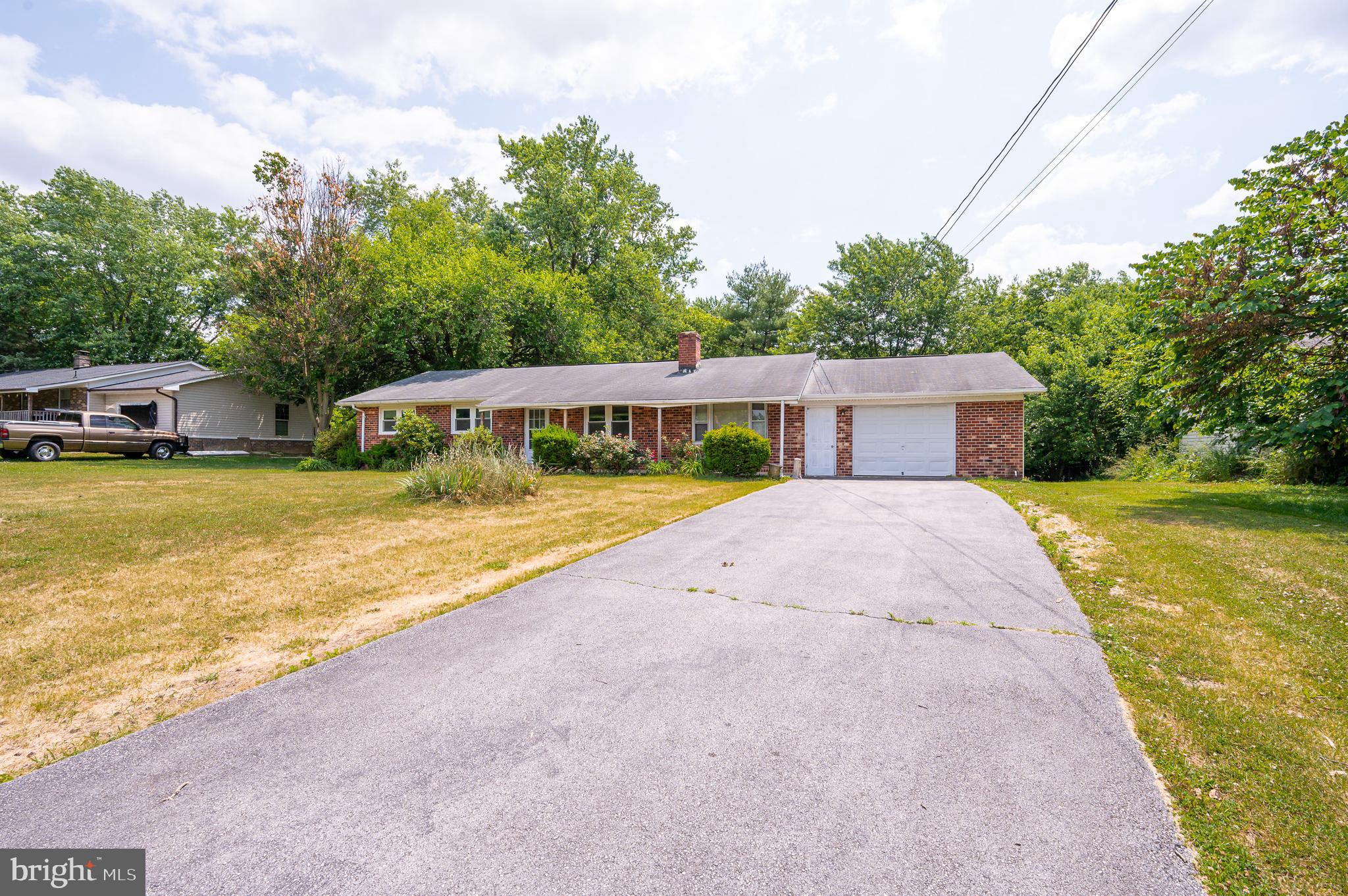 RURAL RETREAT - Residential