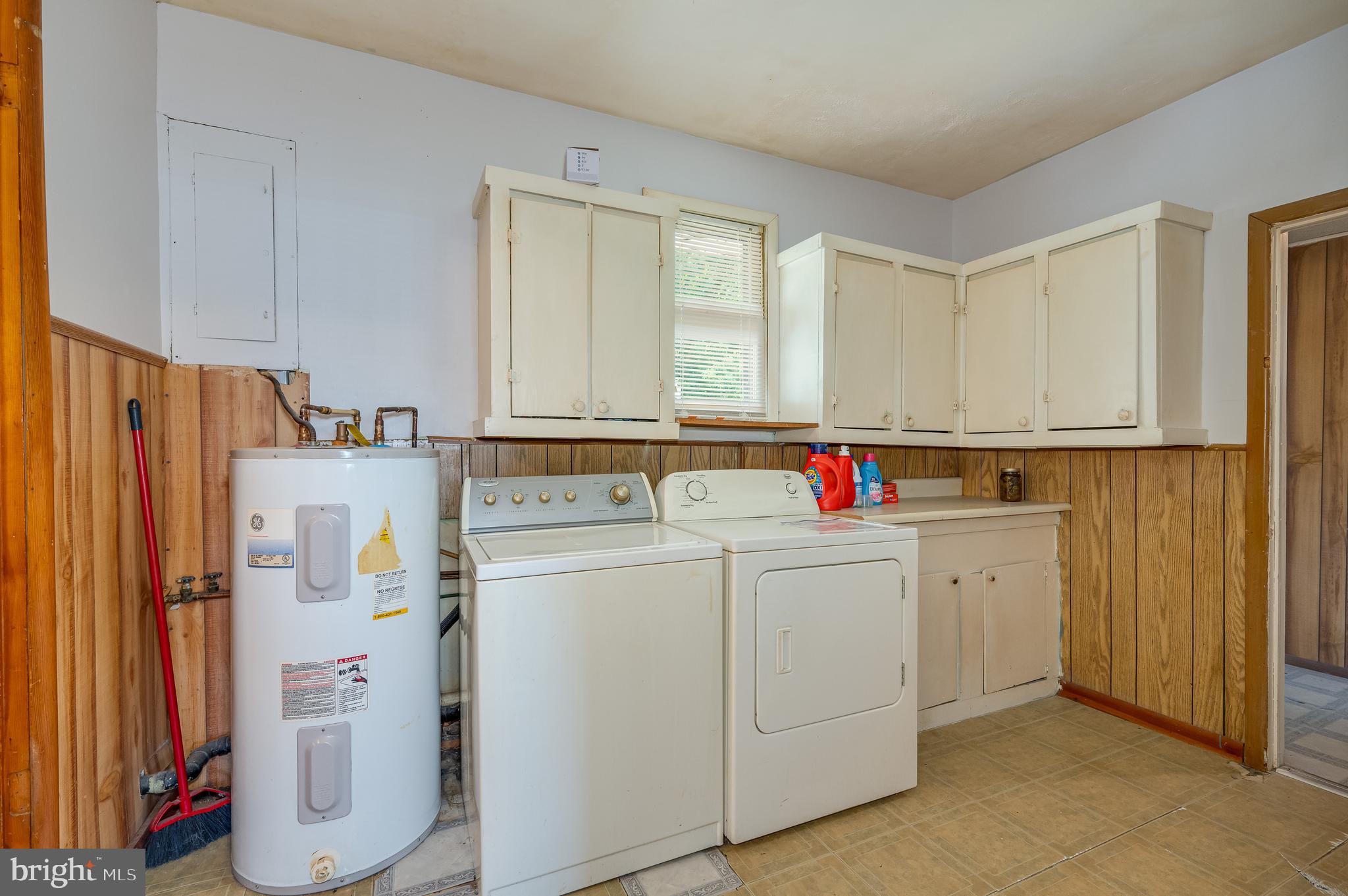 RURAL RETREAT - Residential