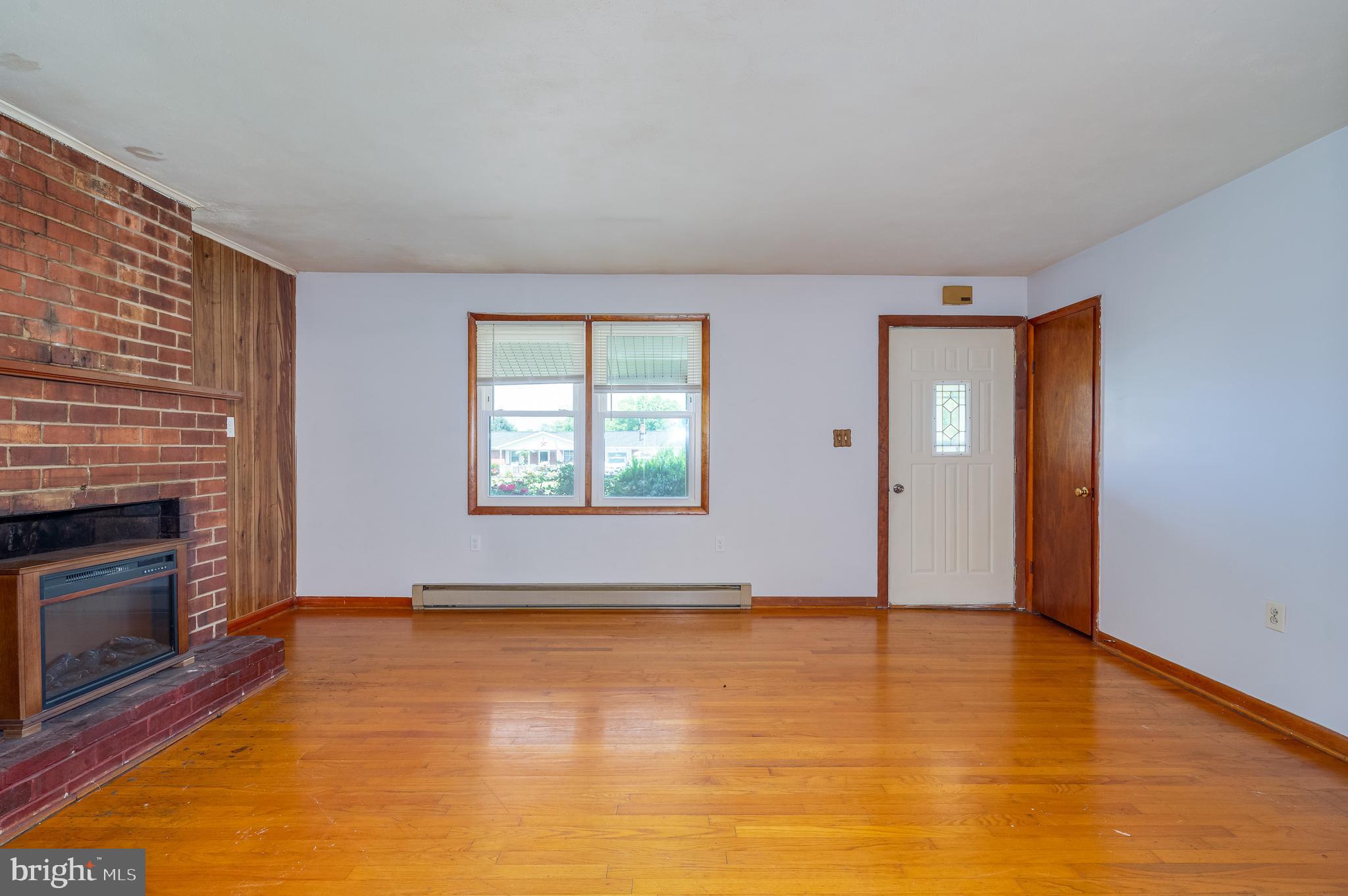 RURAL RETREAT - Residential