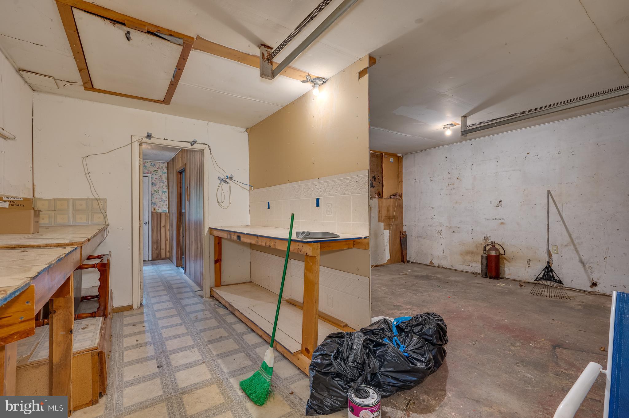 RURAL RETREAT - Residential