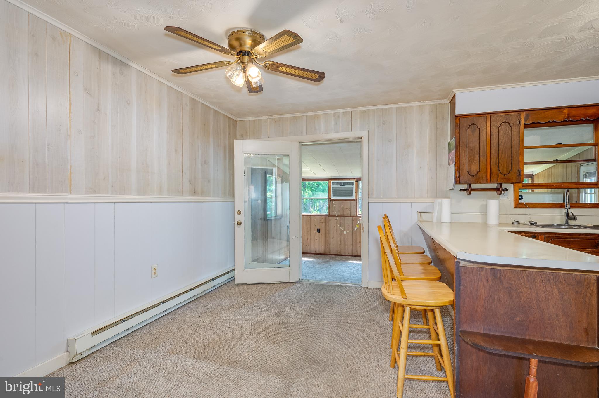 RURAL RETREAT - Residential