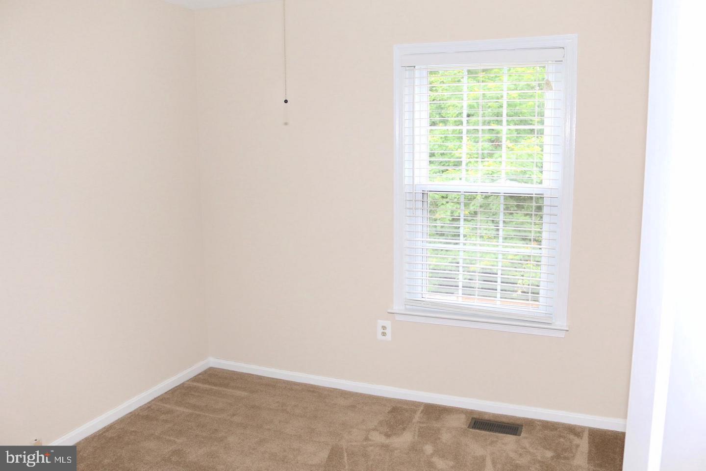 GIDEON SQUARE - Residential Lease