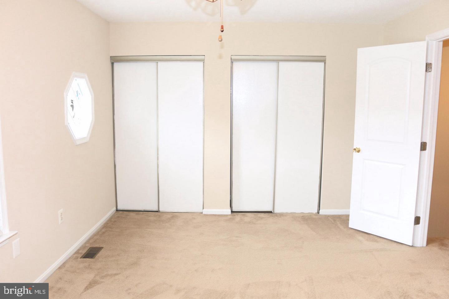 GIDEON SQUARE - Residential Lease