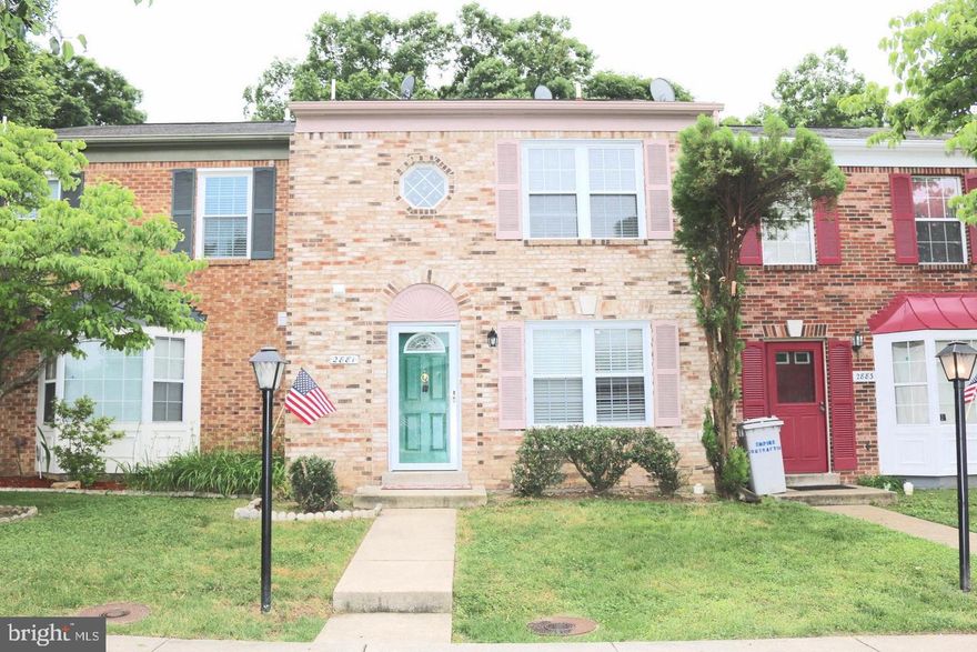 PREVIOUS LISTING PHOTOS - TENANT OCCUPIED - Welcome Home! Stunning 2 level 3BR 2.5BA townhouse with newer paint throughout! Kitchen features SS appliances and granite countertops. Open dining room and living room with sliding glass door to deck, fully fenced in back yard backing to trees! Large master bedroom with full bath. Close to I-95, shopping, and restaurants. Location, Location, Location!!!IN ADDITION TO THE BASE RENTAL RATE, TENANT WILL BE RESPONSIBLE FOR PAYING A $13.00 CHARGE THAT WILL BE USED TO HAVE HVAC FILTERS DELIVERED TO THEIR HOME APPROXIMATELY EVERY 60 DAYS UNDER THE UTILITY AND MAINTENANCE REDUCTION PROGRAM TO HELP SAVE 5-15% OF THE HEATING AND COOLING BILL AS WELL AS CREATE A CLEAN ENVIRONMENT.