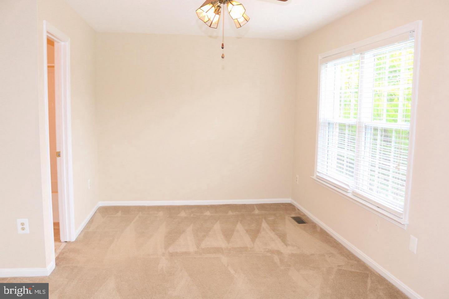 GIDEON SQUARE - Residential Lease